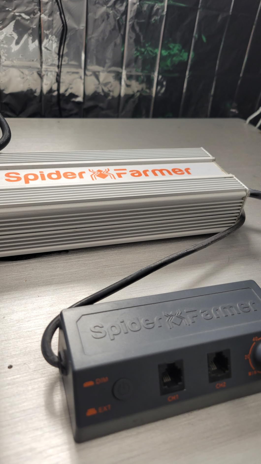 Spider Farmer SF1000 LED Grow Lights for Indoor Plants in 2x2/3x3 Grow Tent | 100W Dimmable Full Spectrum Grow Light, New-Gen High-Efficiency Diodes 2.5 PPE System customer photo 2