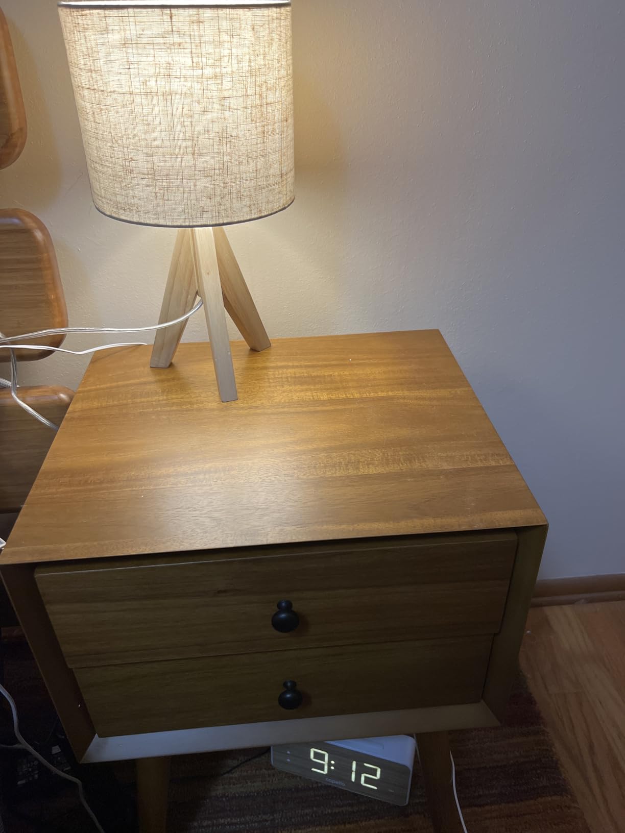 Poly & BARK Dorsey Nightstand - Mid-Century Modern Nightstand, Solid Wood Bedside Table with 2 Drawers, Acorn Walnut Finish customer photo 1