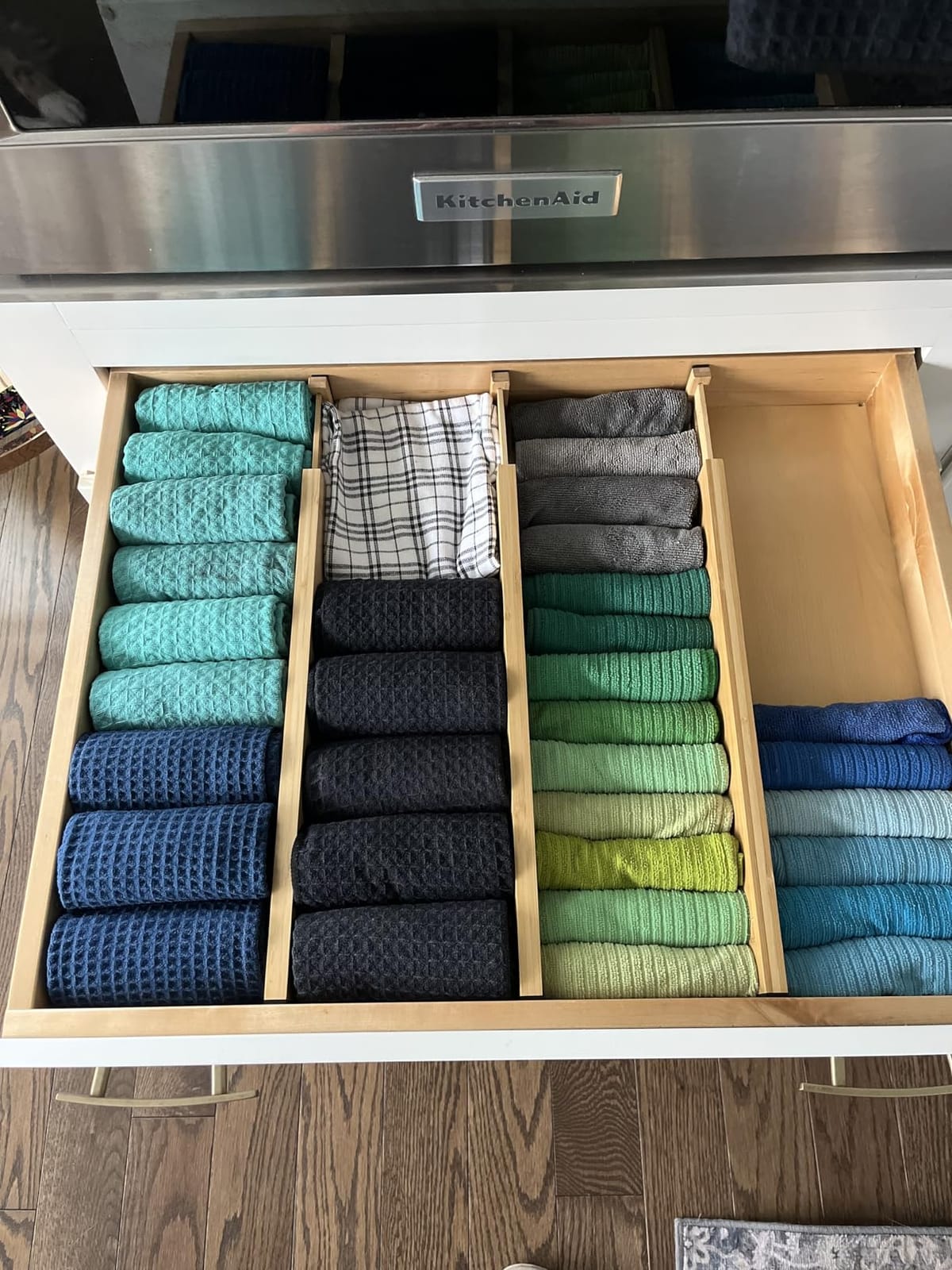 Bamboo Drawer Dividers Organizers, Adjustable Drawer Separator Splitters, 17-22 Inches Expandable Drawer Divider Organizer for Large Utensils, Kitchen, Bedroom, Dresser & Office Drawers 4-Pack customer photo 1