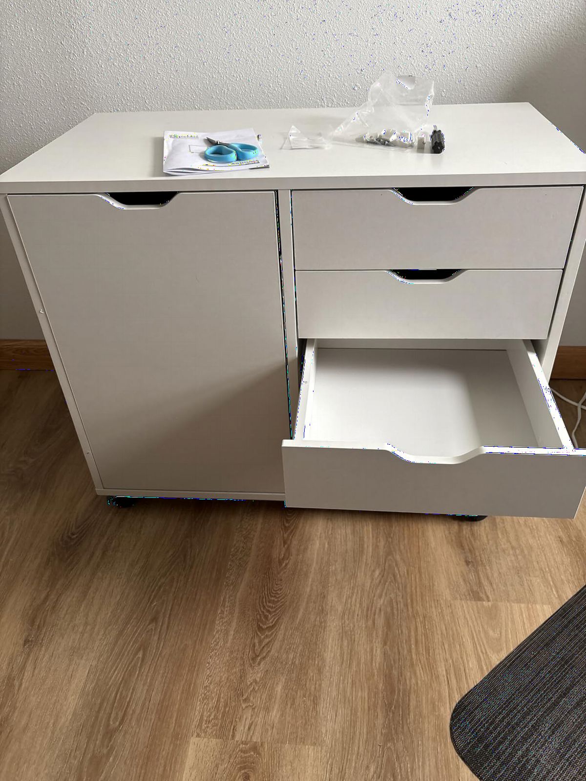 DEVAISE 5-Drawer Wood Drawer Cabinet, Office Storage Cabinet with Adjustable Shelf & Wheels, Printer Stand for Home Office, White customer photo 1