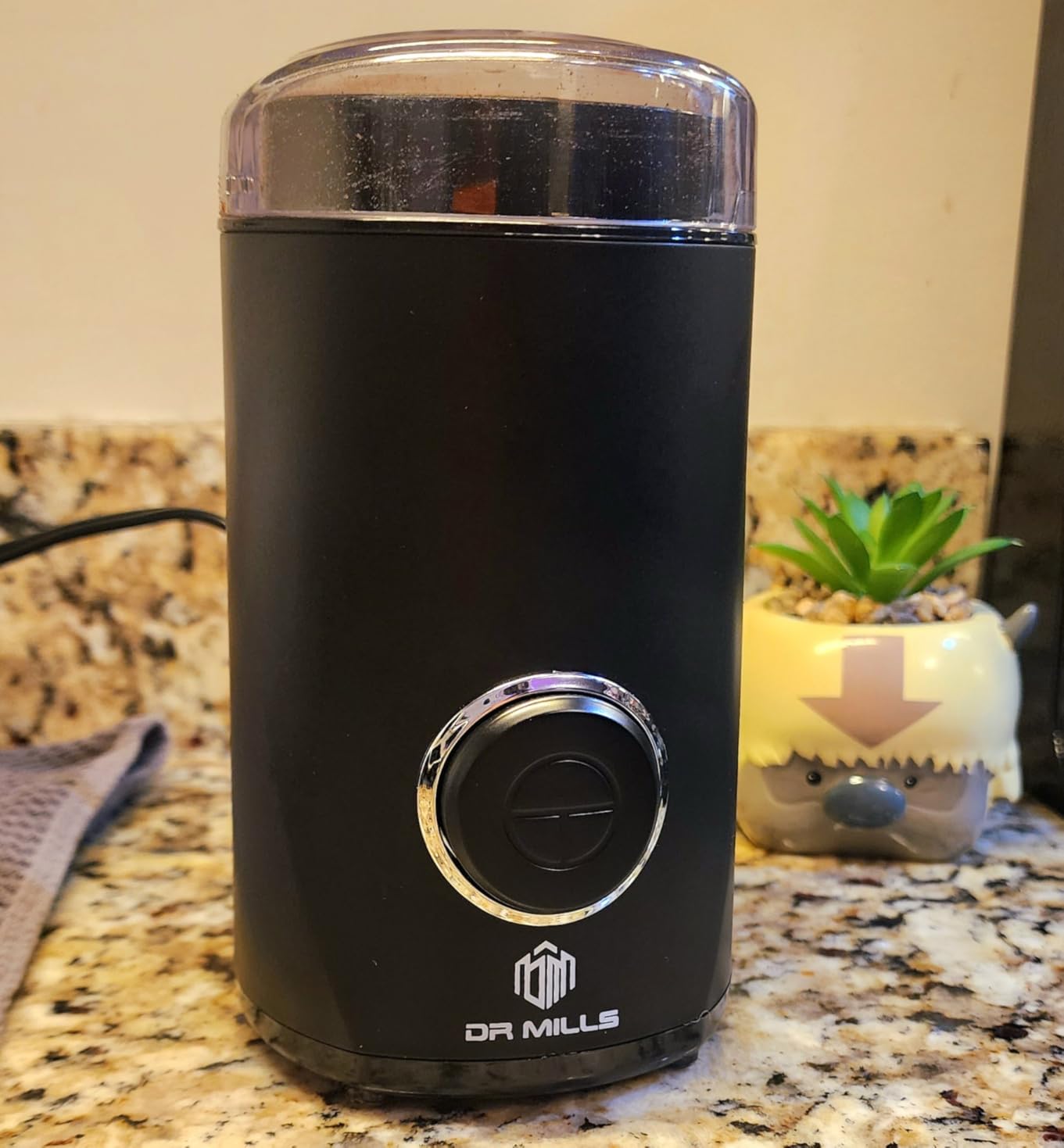 DR MILLS DM-7441 Coffee Grinder Electric, Coffee Bean and Dried Spice Grinder, One Touch Operation, Blade and Cup Made with SUS304 Stainless Steel (Black) customer photo 1
