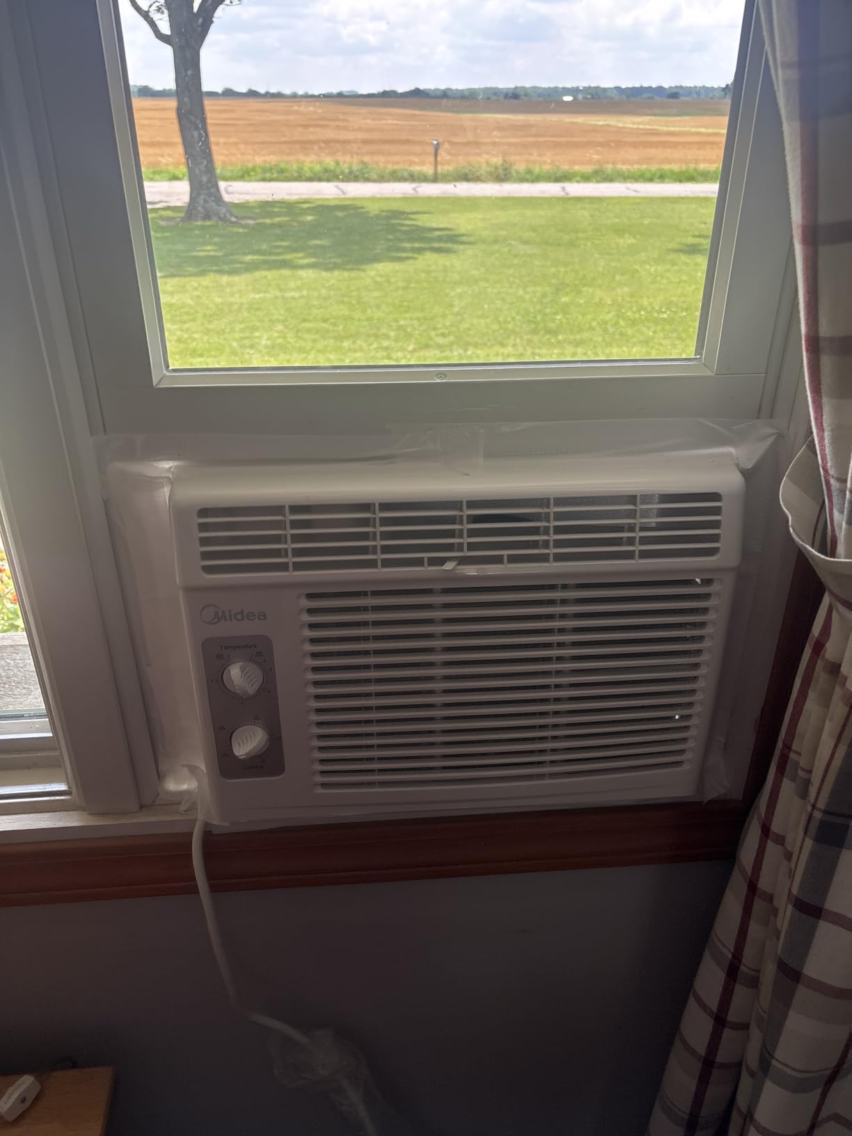 Midea 5,000 BTU EasyCool Small Window Air Conditioner - Cool up to 150 Sq. Ft. with Easy-to-Use Mechanical Controls and Reusable Filter, Perfect for Small Bedroom, Living Room, Home Office customer photo 2