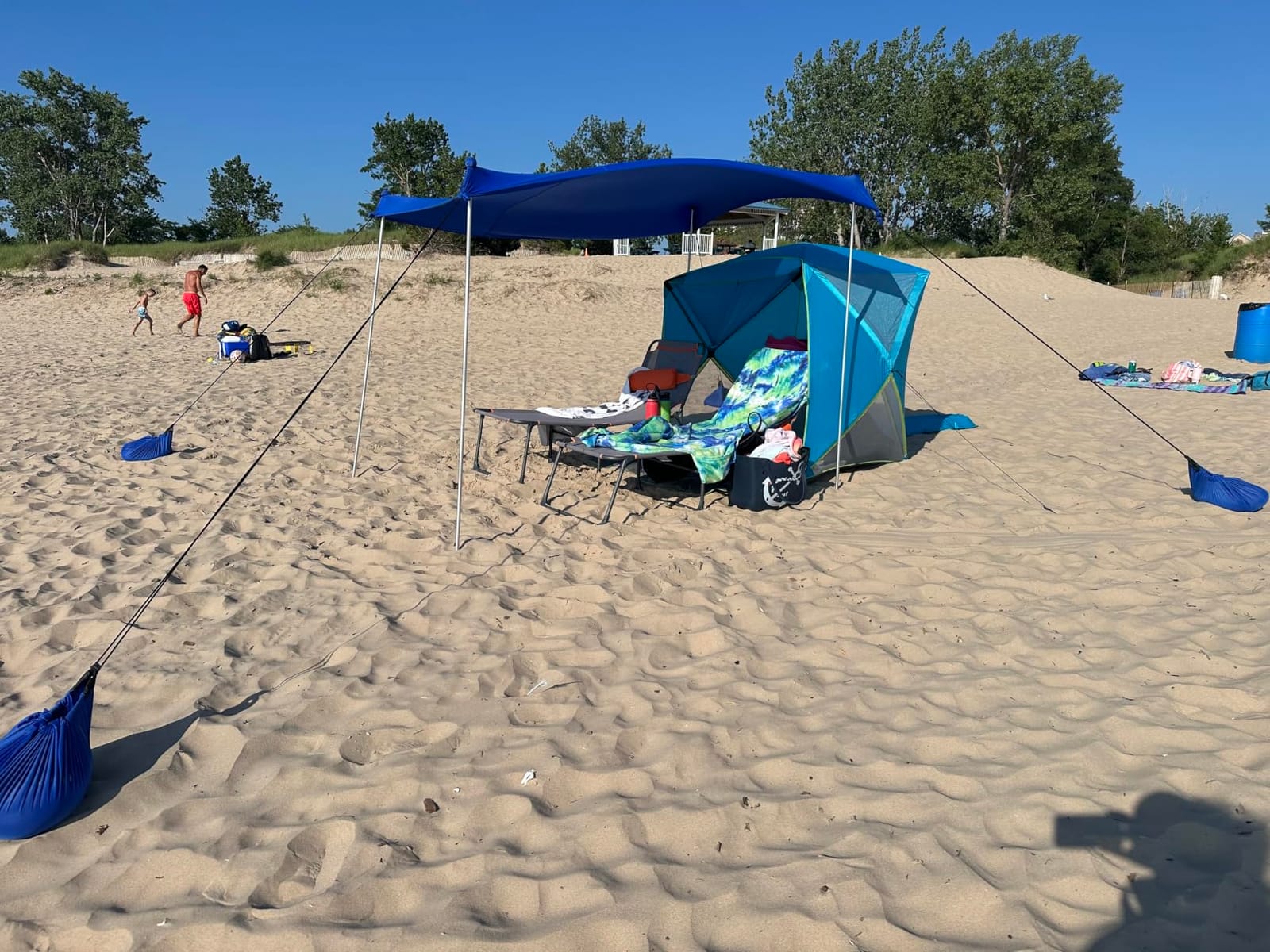 UMARDOO Portable Beach Shade Canopy Tent 10x10FT, Family Sun Shelter with UPF 50+ Protection, Large Wind Resistance, Easy Setup, Packable Carry Bag (Blue) customer photo 2