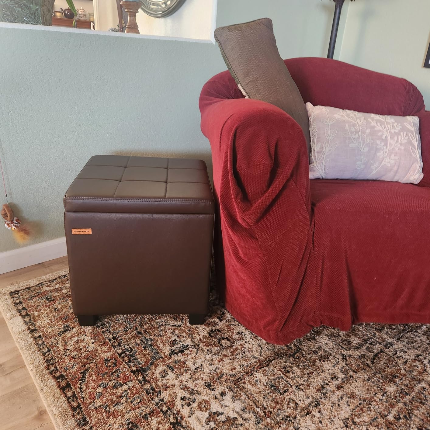 SONGMICS Round Ottoman, Ottoman with Storage, 17.7 Dia. x 17.5 H Inches Foot Rest with Legs, Load up to 330 lb, for Living Room, Bedroom, Dark Gray ULOM011G01 customer photo 2