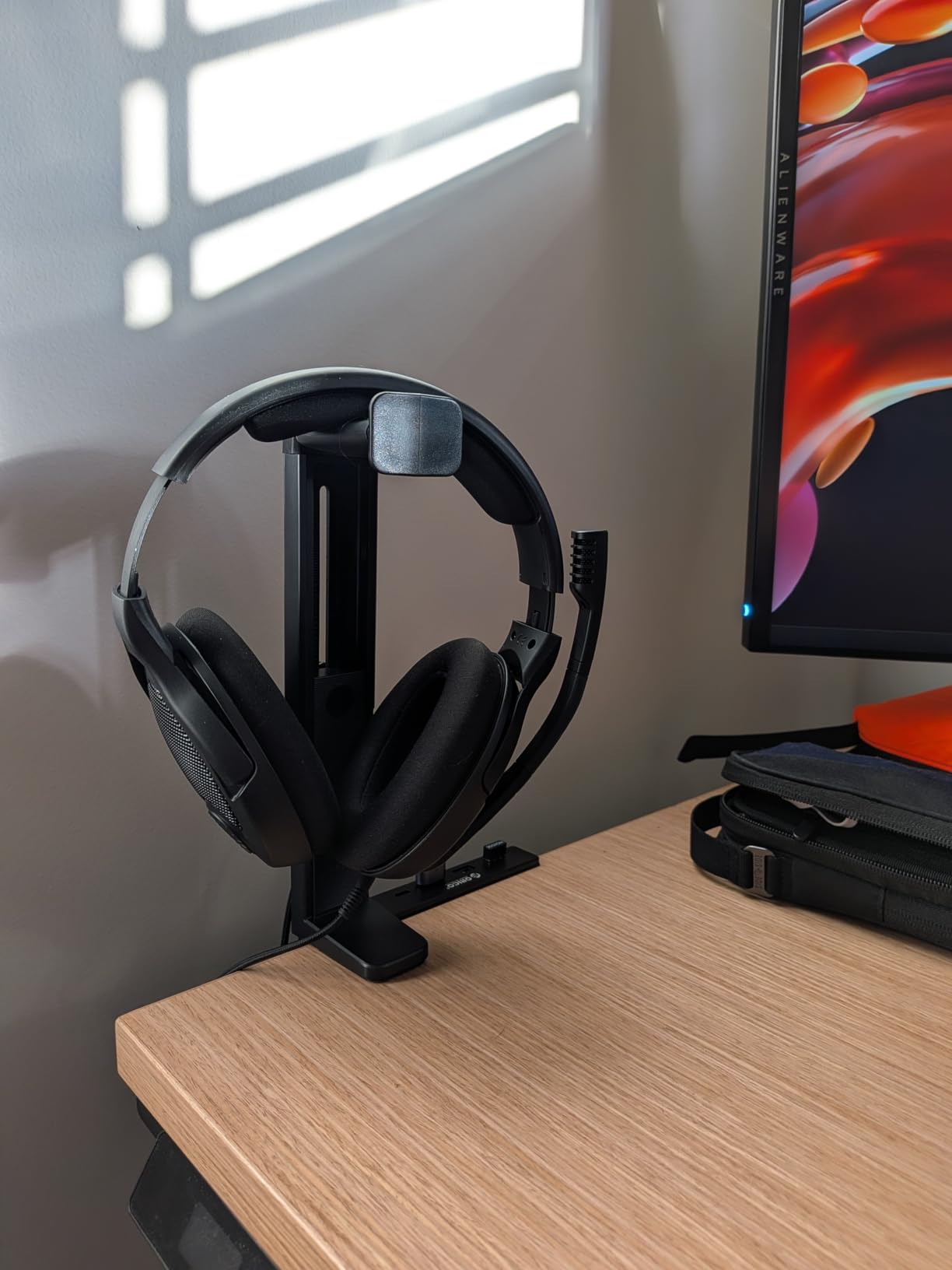 HS906 Headphone Stand & Hanger 2 in 1, Above & Under Desk, Height Adjustable & Rotating Clamp with Cable Clip customer photo 1