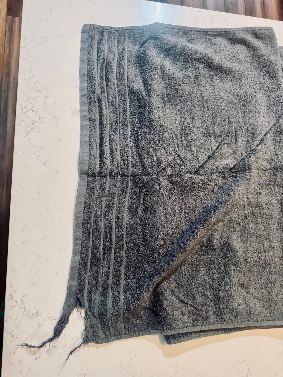 4 Piece Extra Large Bath Towels 30 x 60 Inches, Dark Grey | 100% Cotton, Larger & Lighter Weight, Quicker to Dry, Super Soft and Absorbent, Perfect for Bathroom customer photo 1