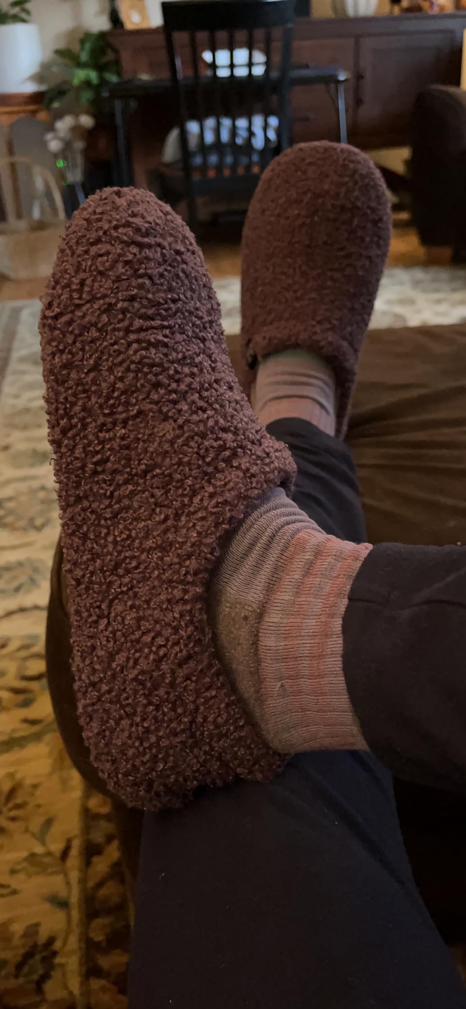 RockDove Women's Teddy Fleece Closed Back Slipper | Lightweight Comfort, Secure Fit, Cozy Warmth, Soft Underfoot Feel, Everyday Indoor Wear customer photo 1