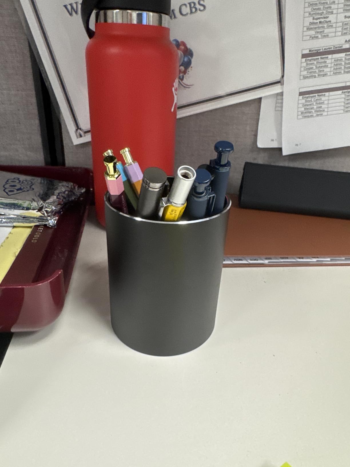 Vaydeer Metal Pen Holder Aluminum Pencil Holder for desk, Round Desktop Organizer and Black Pencil Cup for Office, School, Home and Stationery Supplies (3.15 x 3.15 x 3.94 Inches) customer photo 2