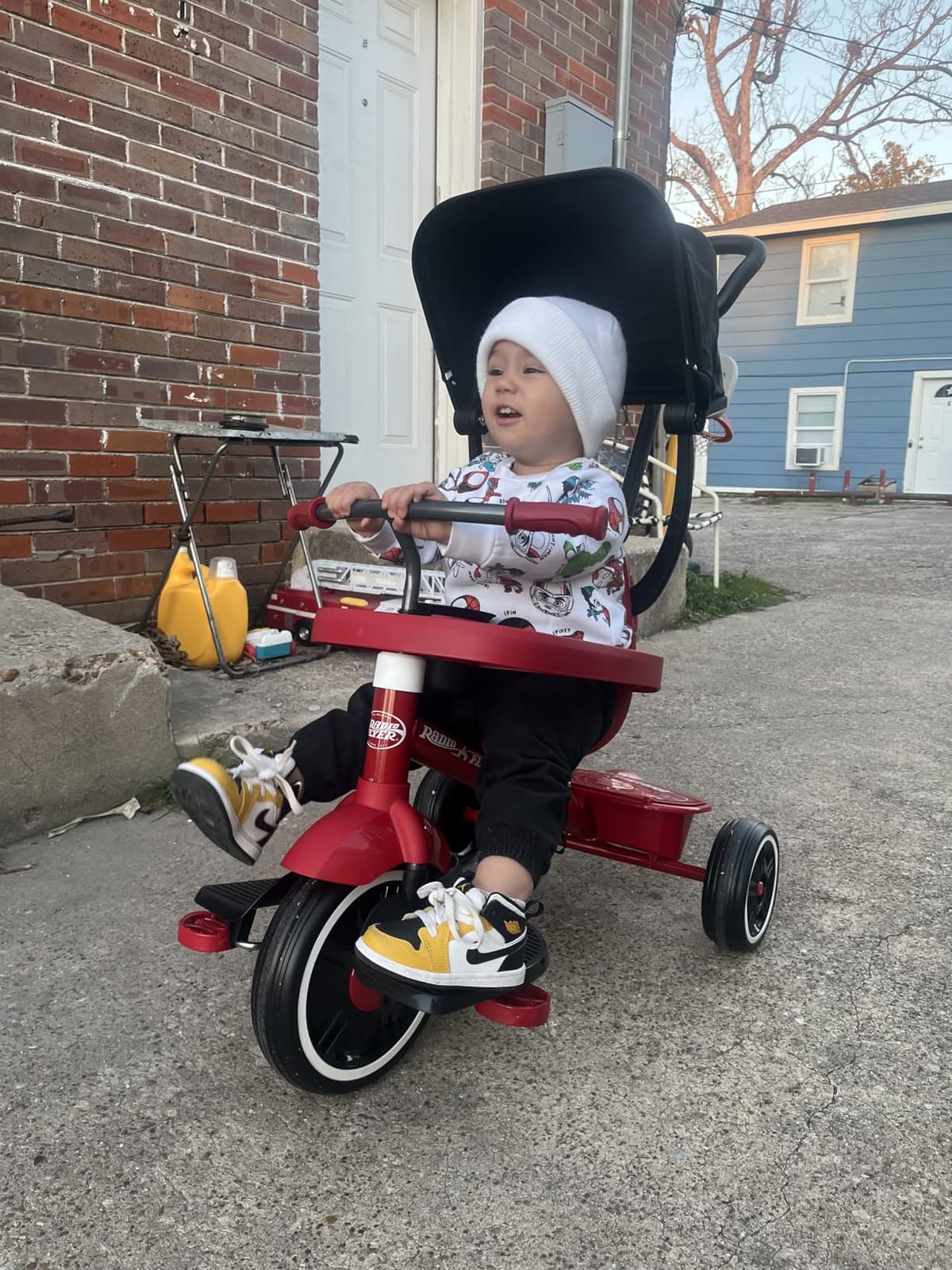 Radio Flyer 4-in-1 Pedal & Push Stroll ’N Trike, Ages 1-5, UV Canopy, Red customer photo 1