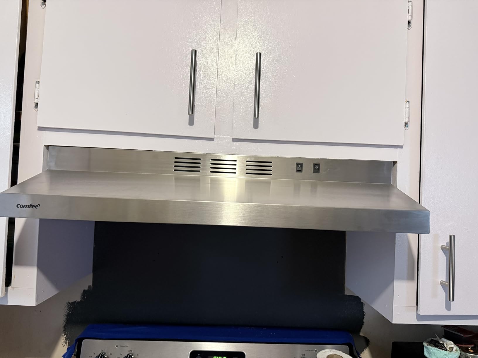 COMFEE' Range Hood 30 Inch Under Cabinet 200 CFM Ducted/Ductless customer photo 1