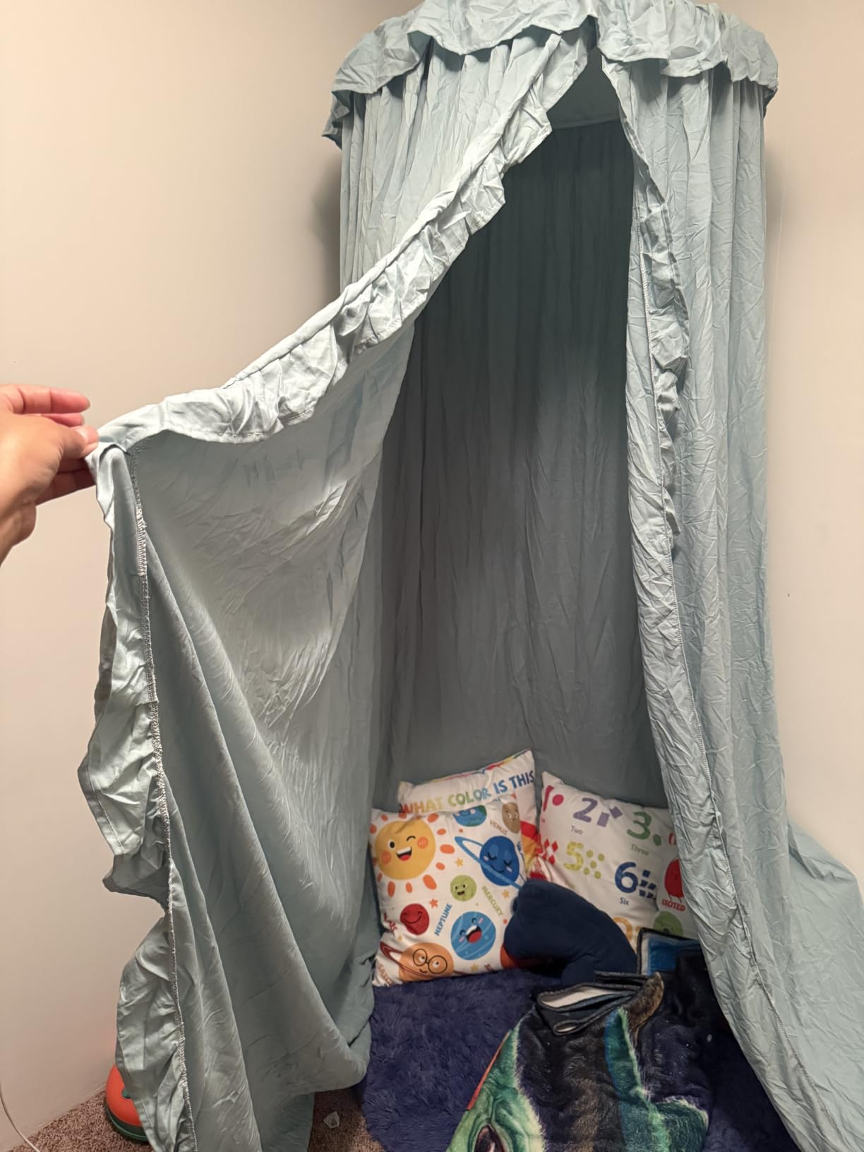 VETHIN Bed Canopy for Girls, Princess Round Dome Dreamy Mosquito Net Bedding Girls Room Castle Play Tent Hanging House Decor Reading Nook Canopies (JujubeRed) customer photo 1