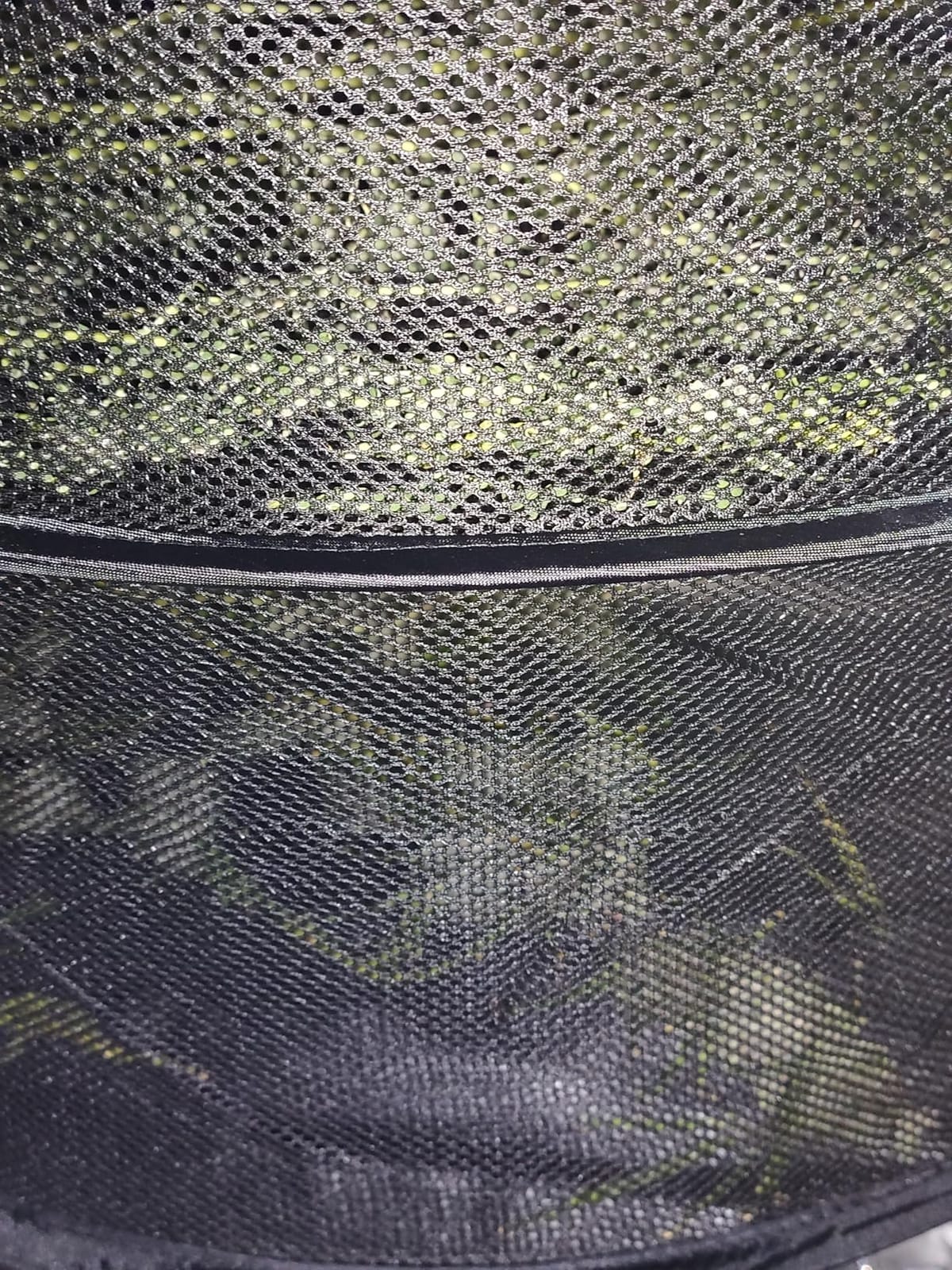 VIVOSUN 6-Layer Mesh Drying Rack Hanging Design with Green Zippers for Dehydrating, Indoor and Outdoor Pruning Shears Included customer photo 2