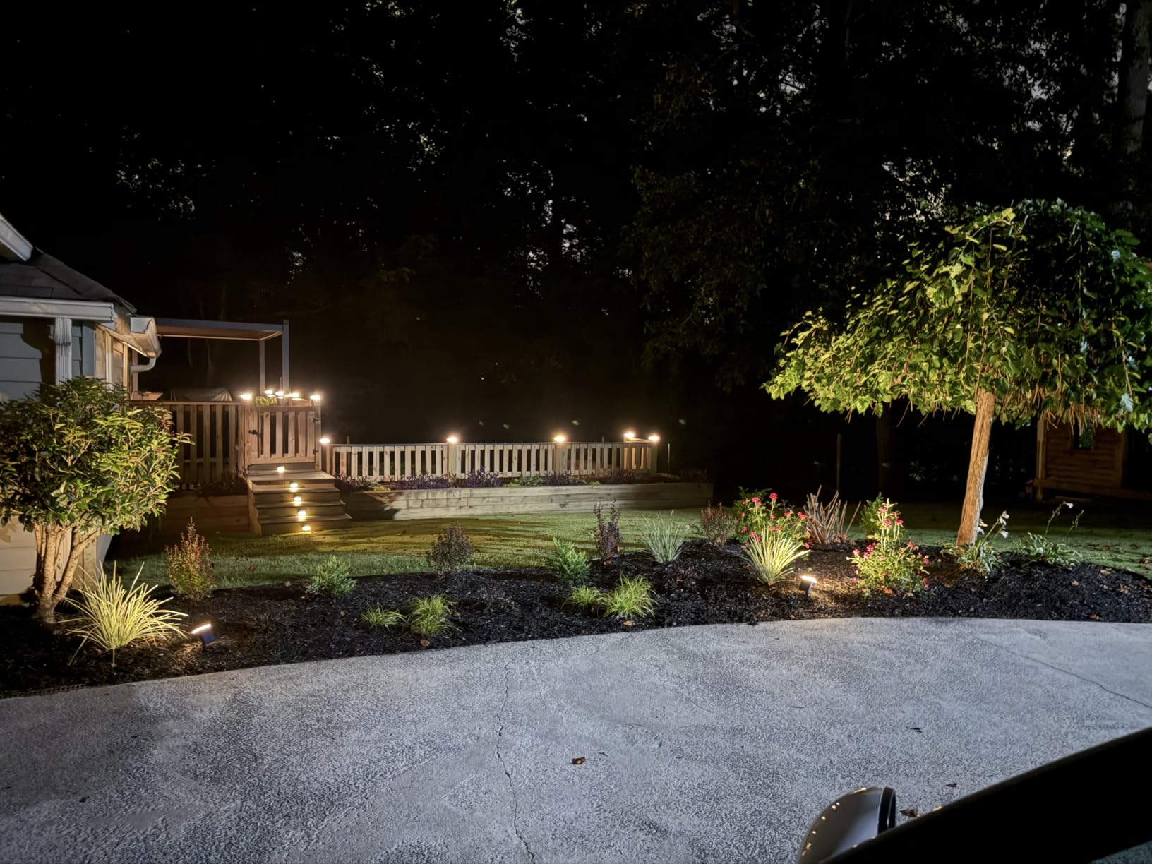 WELALO Solar Light Outdoor, IP68 Waterproof, Cool White, 6 Pack | 65LED, 3 Lighting Modes, 6 Pack Solar Spot light for Outside Yard Garden Pathway Landscape Walkway Driveway Garage House Tree customer photo 2