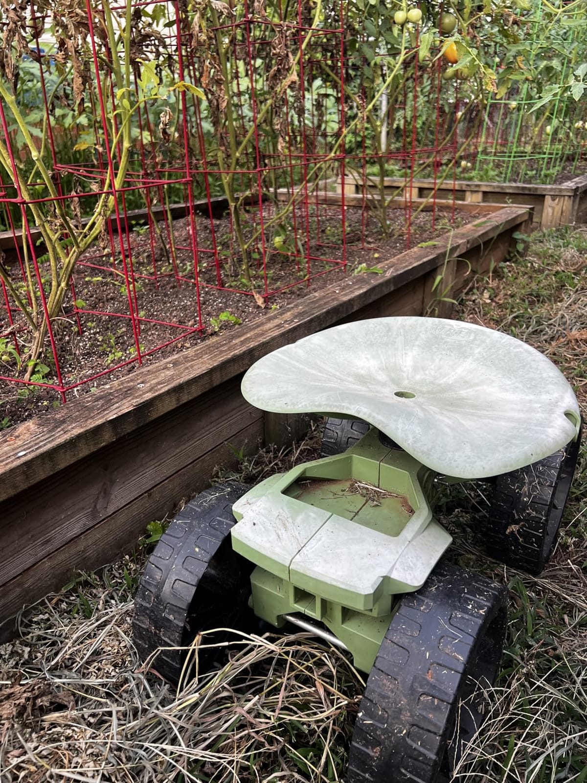 Wheelie Scoot | Premium Rolling Work Seat | Comfort Utility Garden Stool with Never Flat Wheels | Made in USA by Vertex | Model EX500 customer photo 1