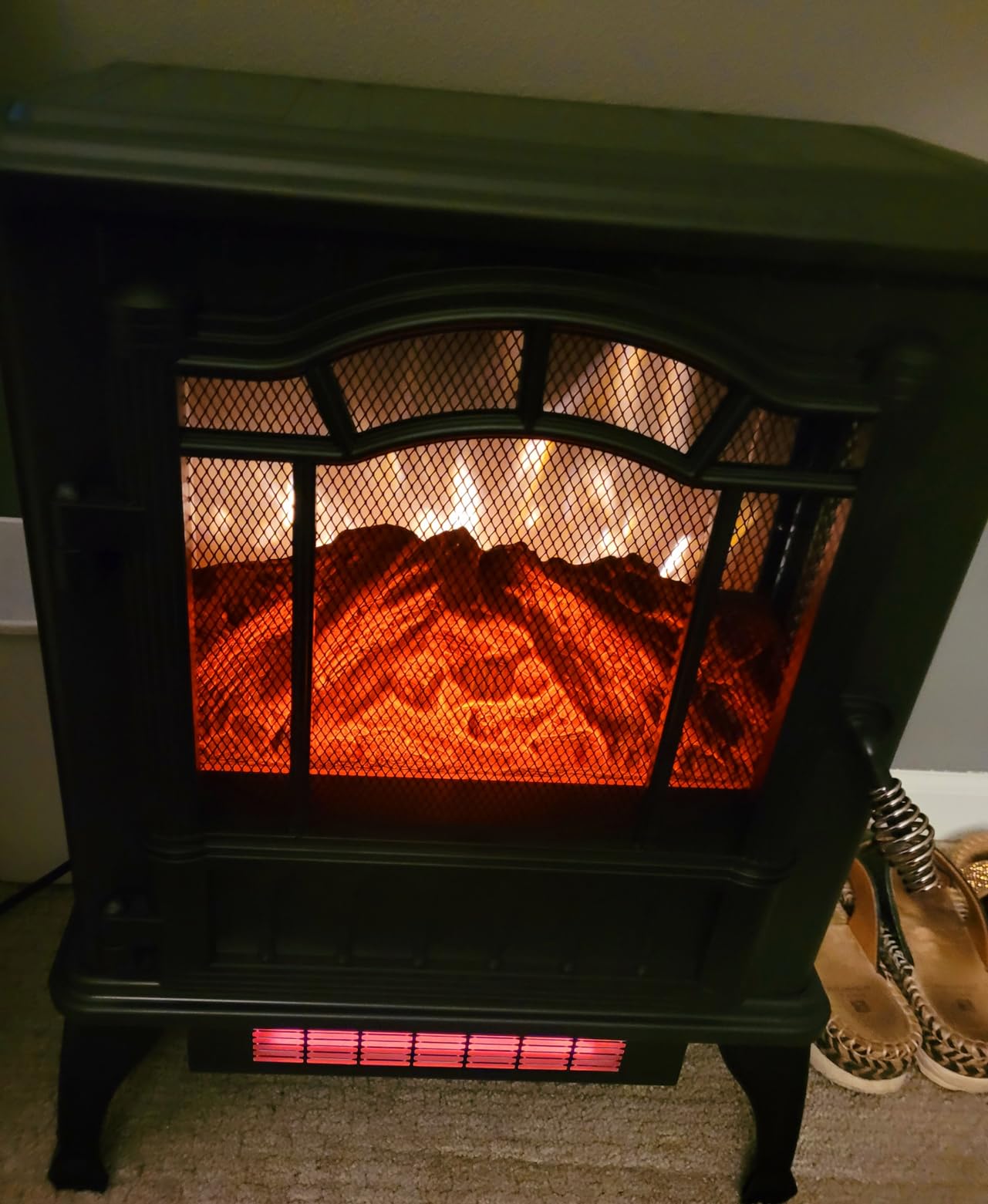 Tangkula 25 Inches Electric Fireplace Stove, 1400 W Freestanding Fireplace Heater, Indoor Electric Stove Heater W/Realistic Dancing Flame Effect, Adjustable Temperature, Overheat Protection customer photo 2