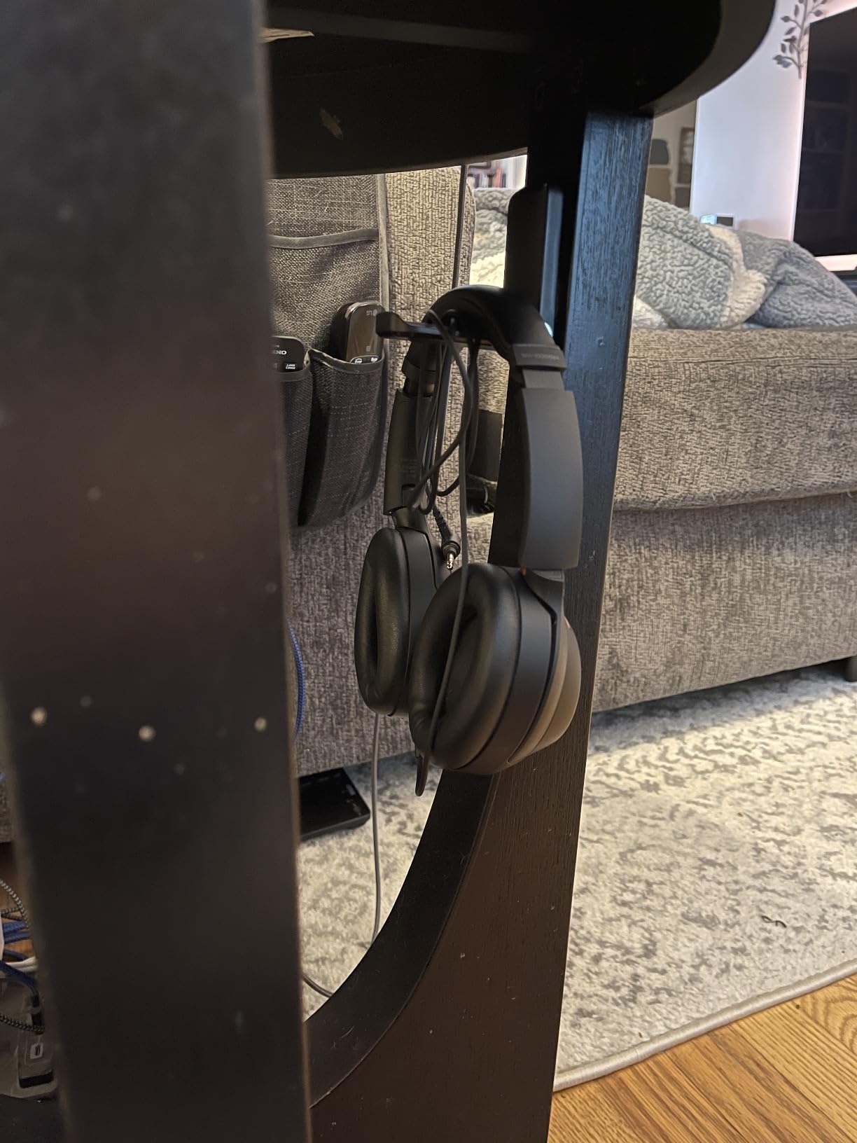 Lamicall Headphone Stand, Sticky Headset Hanger, Adhesive Headphone Holder, Under Desk Mount with Soft Rubber Pads customer photo 2