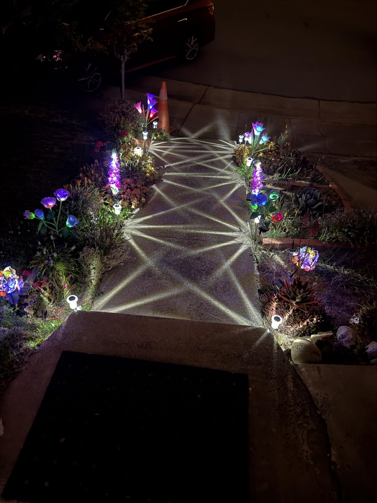 Eyrosa Solar Outdoor Lights, 10 Pack Waterproof Stainless Steel Solar Stake Lights for Pathway Garden Yard Path Walkway Driveway Lawn Patio Outside Decor, Cool White customer photo 2