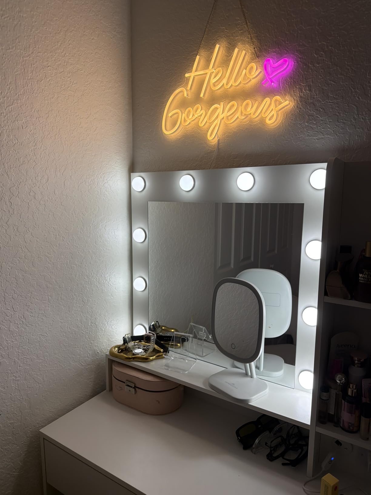 Hello Gorgeous Neon Sign Hello Beautiful Pink LED Neon Lights for Home Wedding Birthday Backdrop Bachelorette Party with Dimmable Switch (5V, 16.5x10.6 inches) customer photo 1