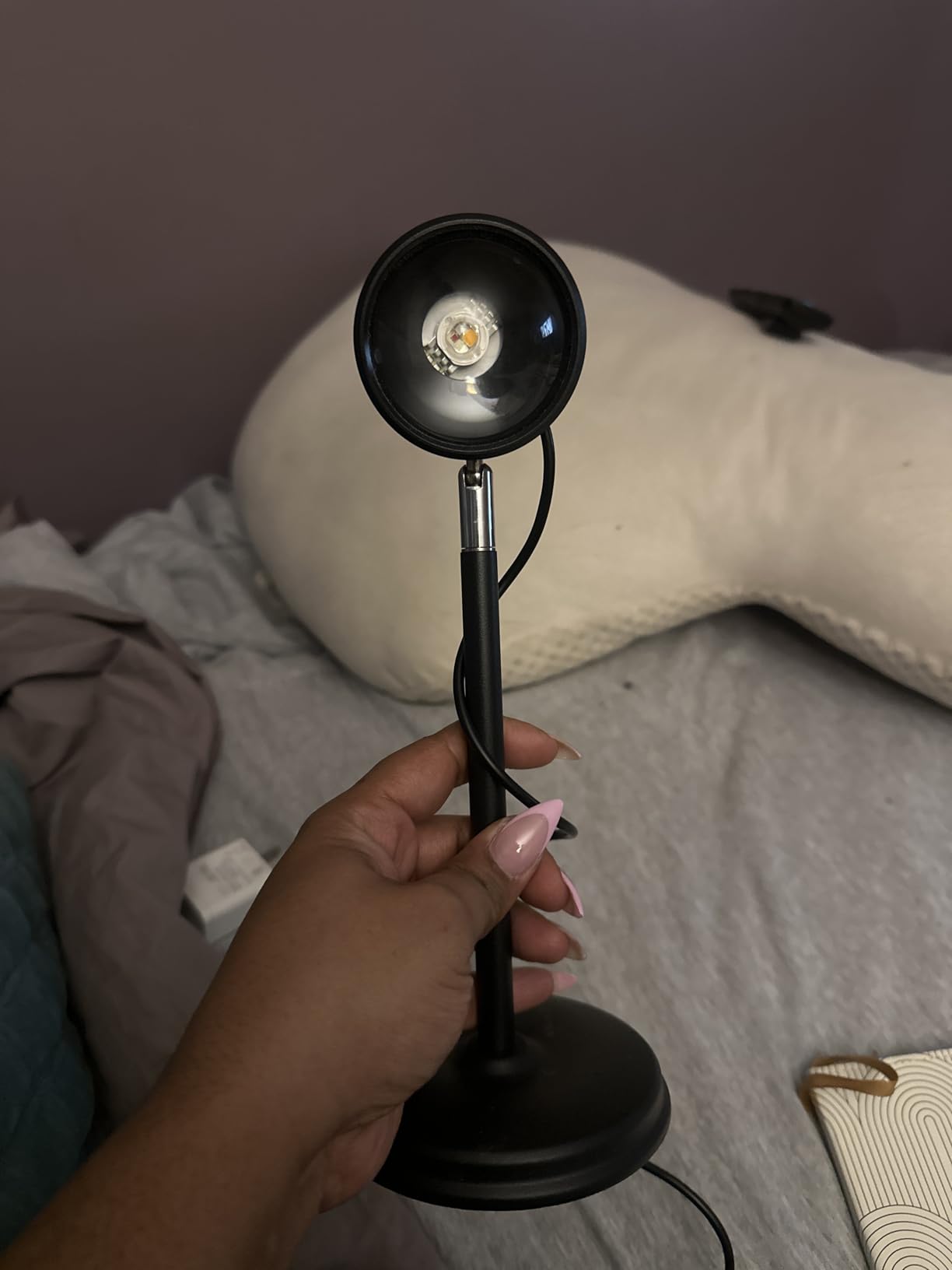 Tsrarey Sunset Lamp Projection, Not Only 21 Colors Sunset Lights, 180 Degree Rotation Led Light, Push Button Switch & APP Control Projector for Party Bedroom Decor customer photo 2