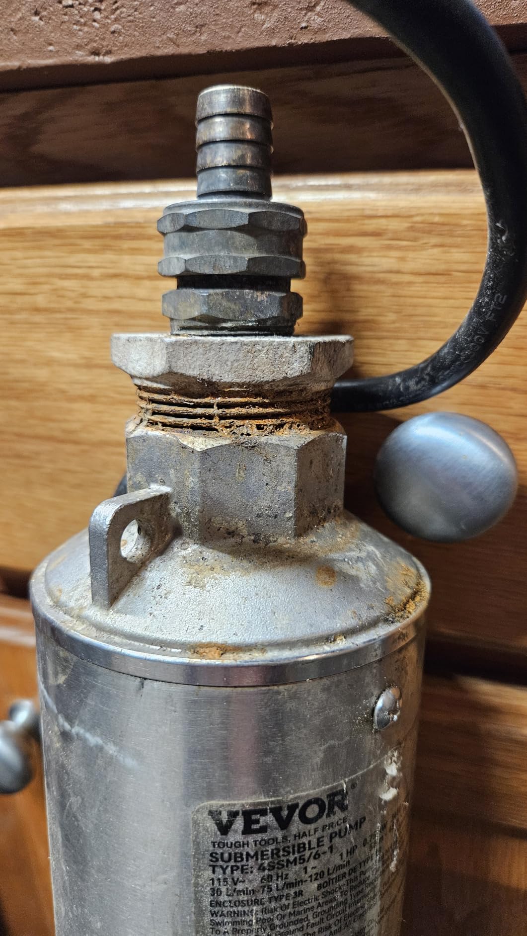 VEVOR Deep Well Submersible Pump 1 HP 115V/60Hz 37 GPM Flow 207 ft Head customer photo 1