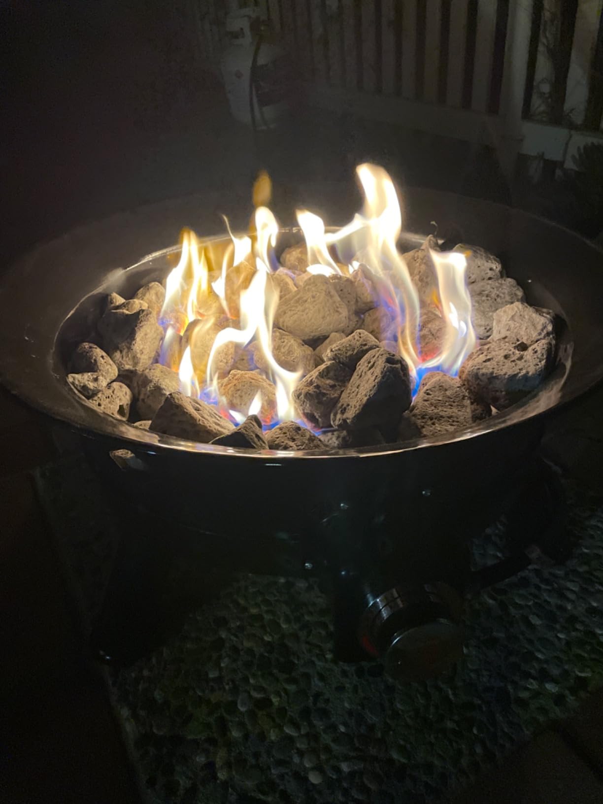 Flame King Smokeless Propane Fire Pit, 24-inch Portable Firebowl, 58K BTU with Self Igniter, Cover, & Carry Straps customer photo 1