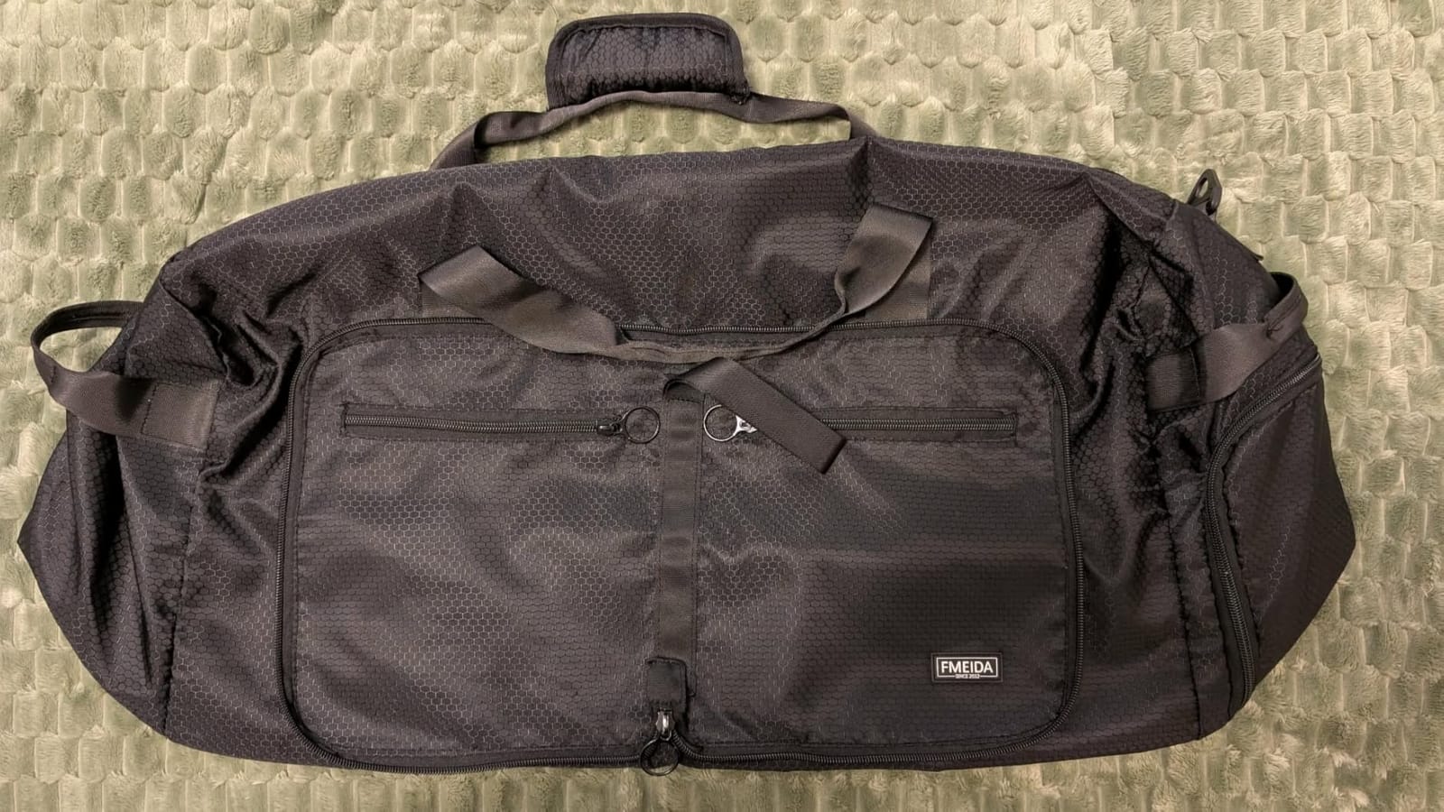 Fmeida 65L Duffle Bag with Shoes Compartment, Foldable Travel Duffel Bags for Men Women, Large Packable Travel Bag Water Repellent & Tear Resistant (Black) customer photo 2