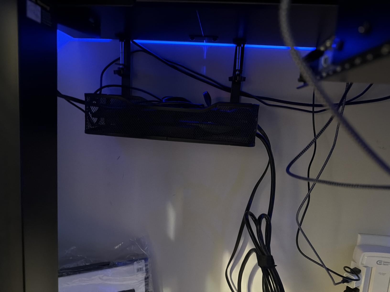Under Desk Cable Management Tray White, Cinati Wire Organizers No Drill, Cable Tray with Clamp for Wire Management, Cord Organization Box for Office, Home - No Damage to Desk customer photo 1