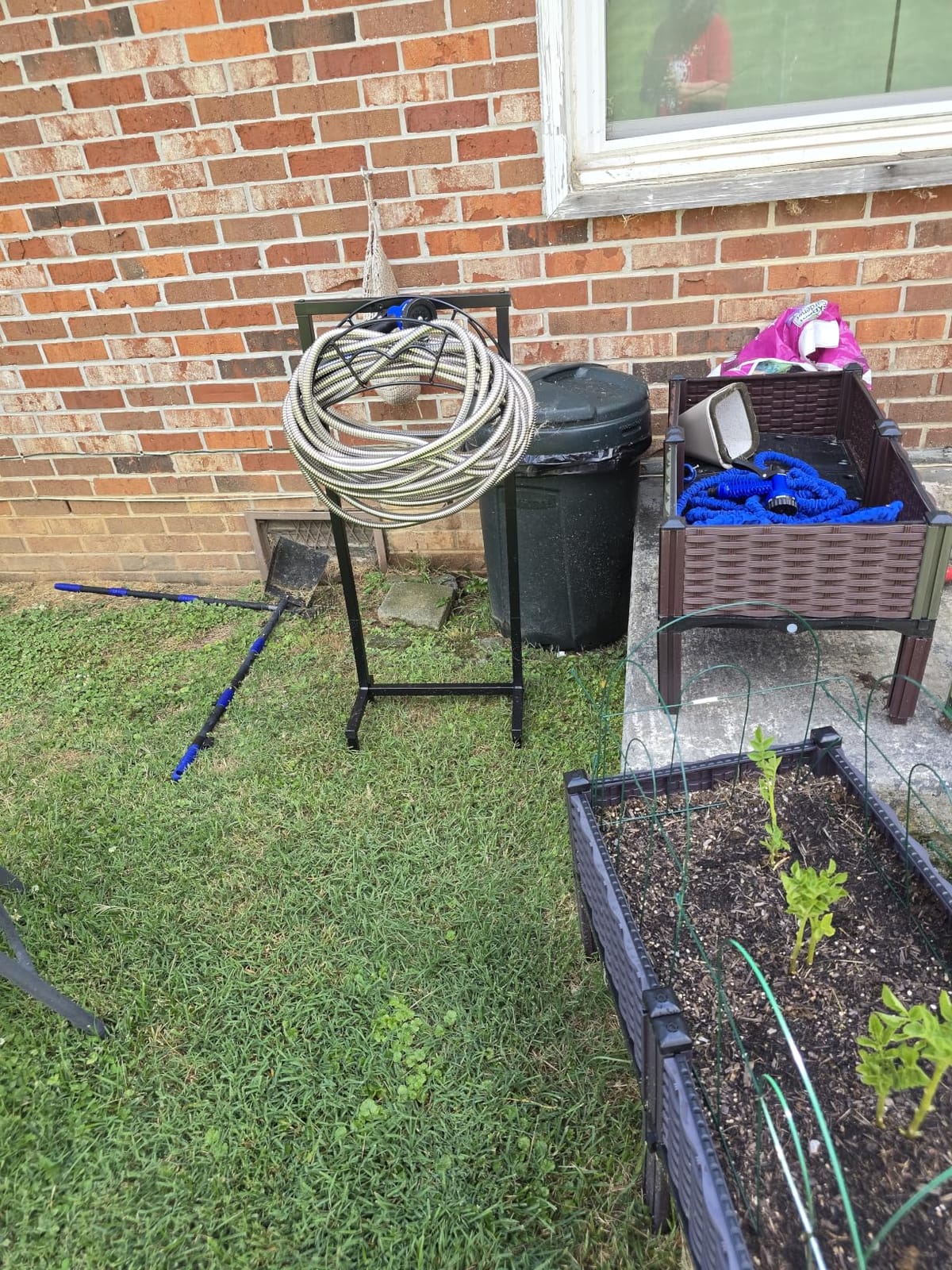 VyGrow Garden Hose Holder Freestanding customer photo 1