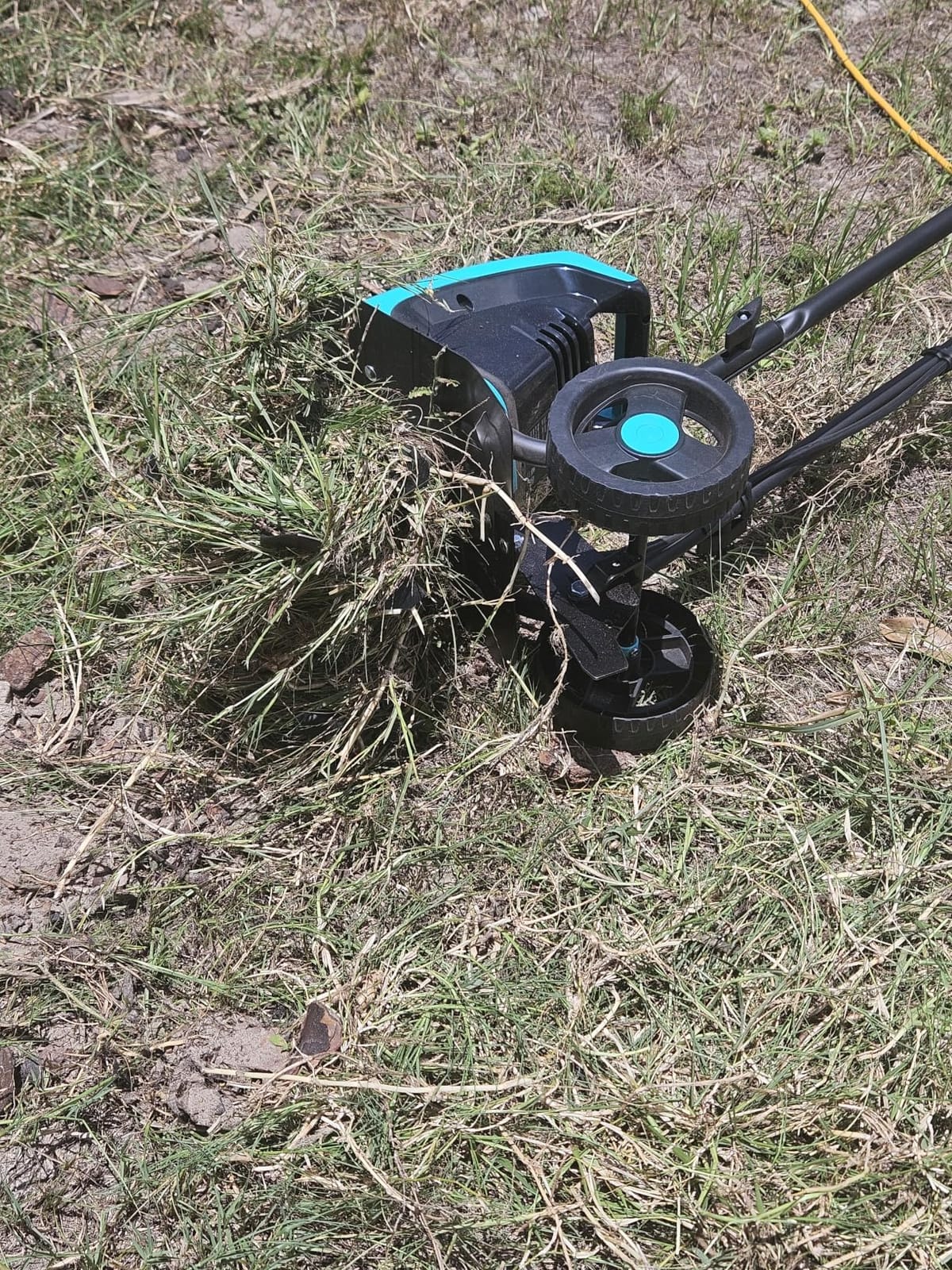 IncwBo 12-Inch 10.5 AMP Corded Electric Garden Roto Tiller Cultivator customer photo 1