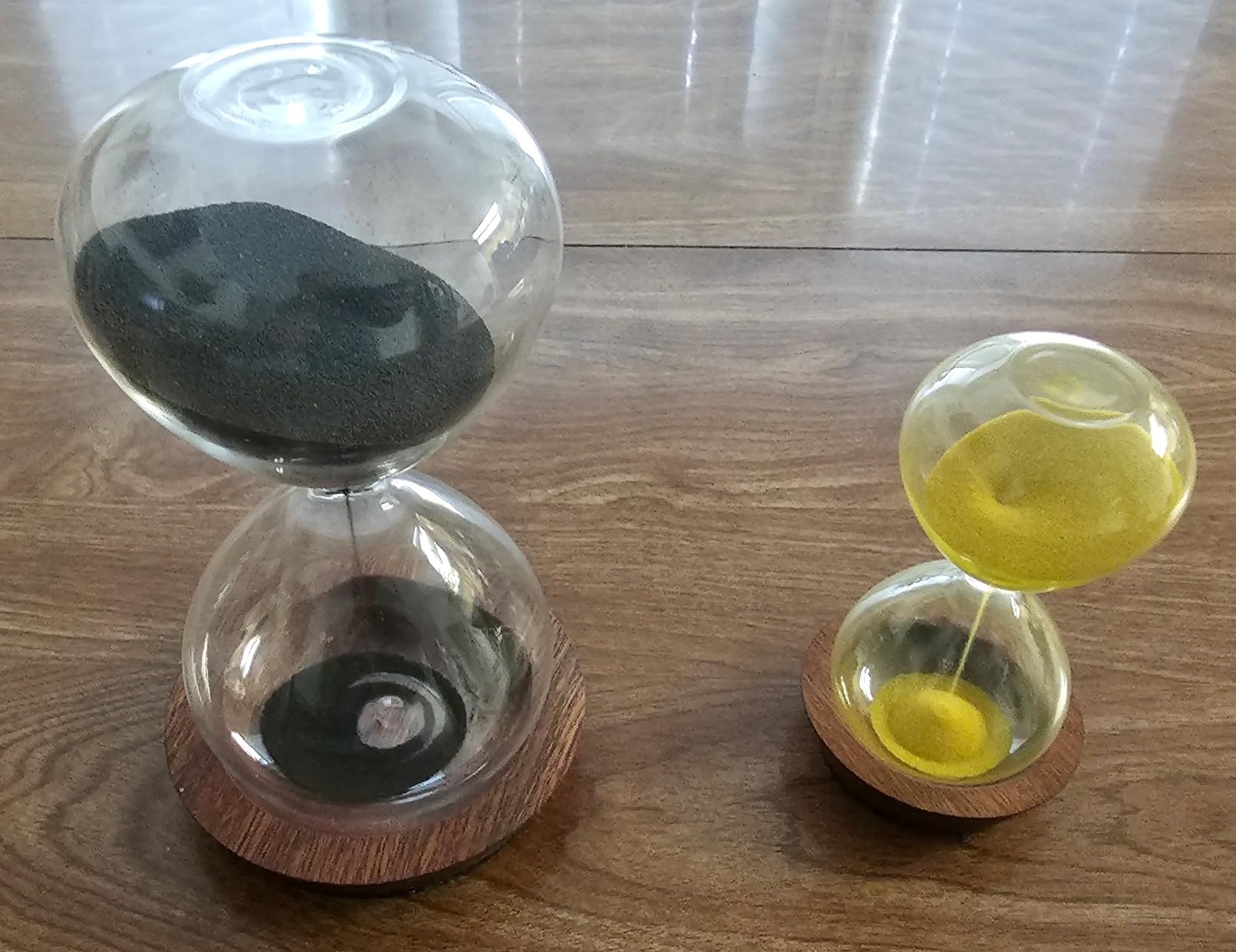 Decorative Hourglass Sand Timer Set - Includes 25 and 5 Minute Sandglass Pomodoro Timers with Wooden Bases - Time Management Productivity Tool customer photo 2