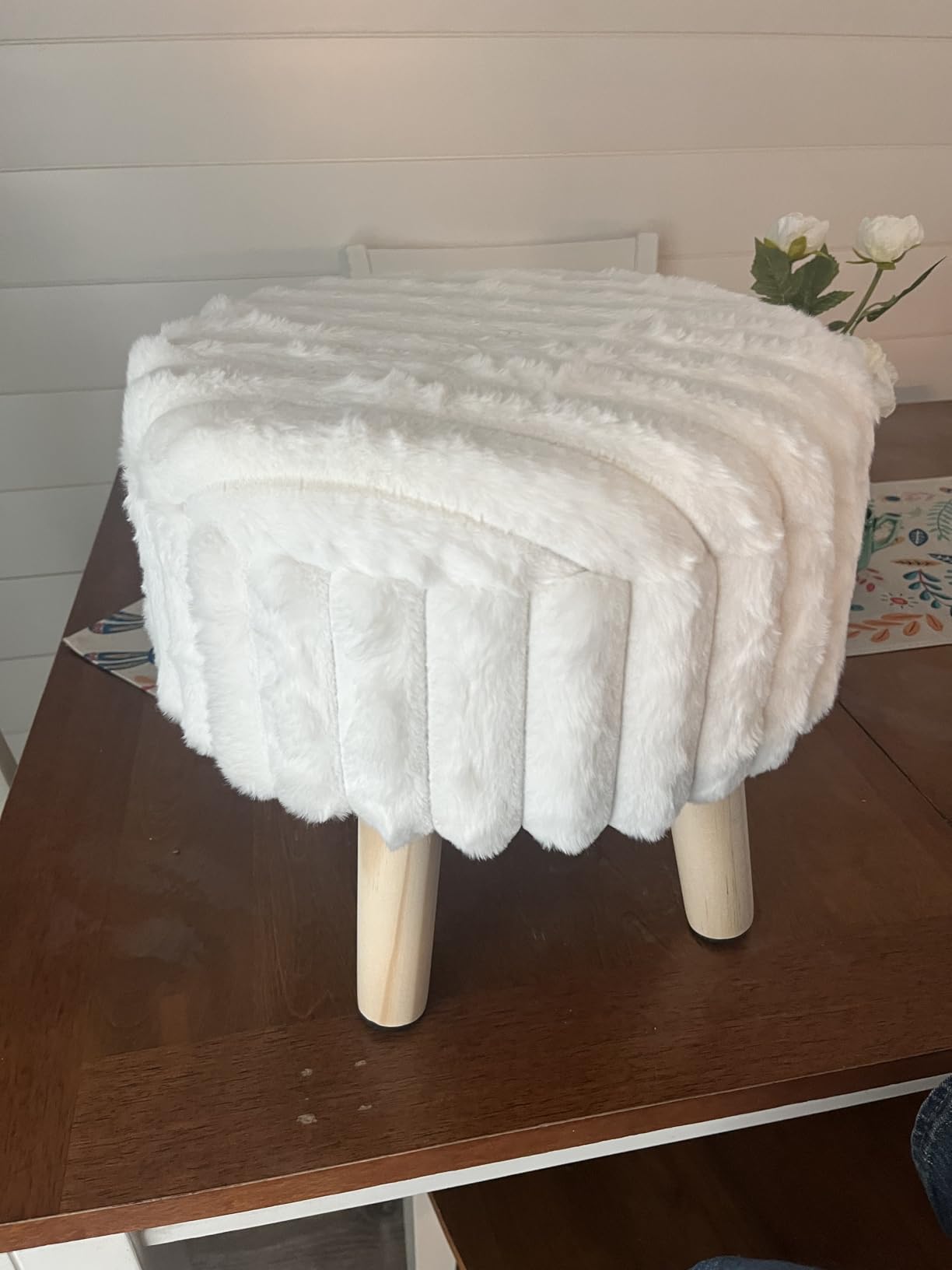 Wimarsbon Storage Ottoman, Modern Round Footrest with Soft Padded Seat, Teddy Velvet Footstool with Wood Legs, Accent Small Table or Plant Stand for Hallway, Living Room (Cream) customer photo 1