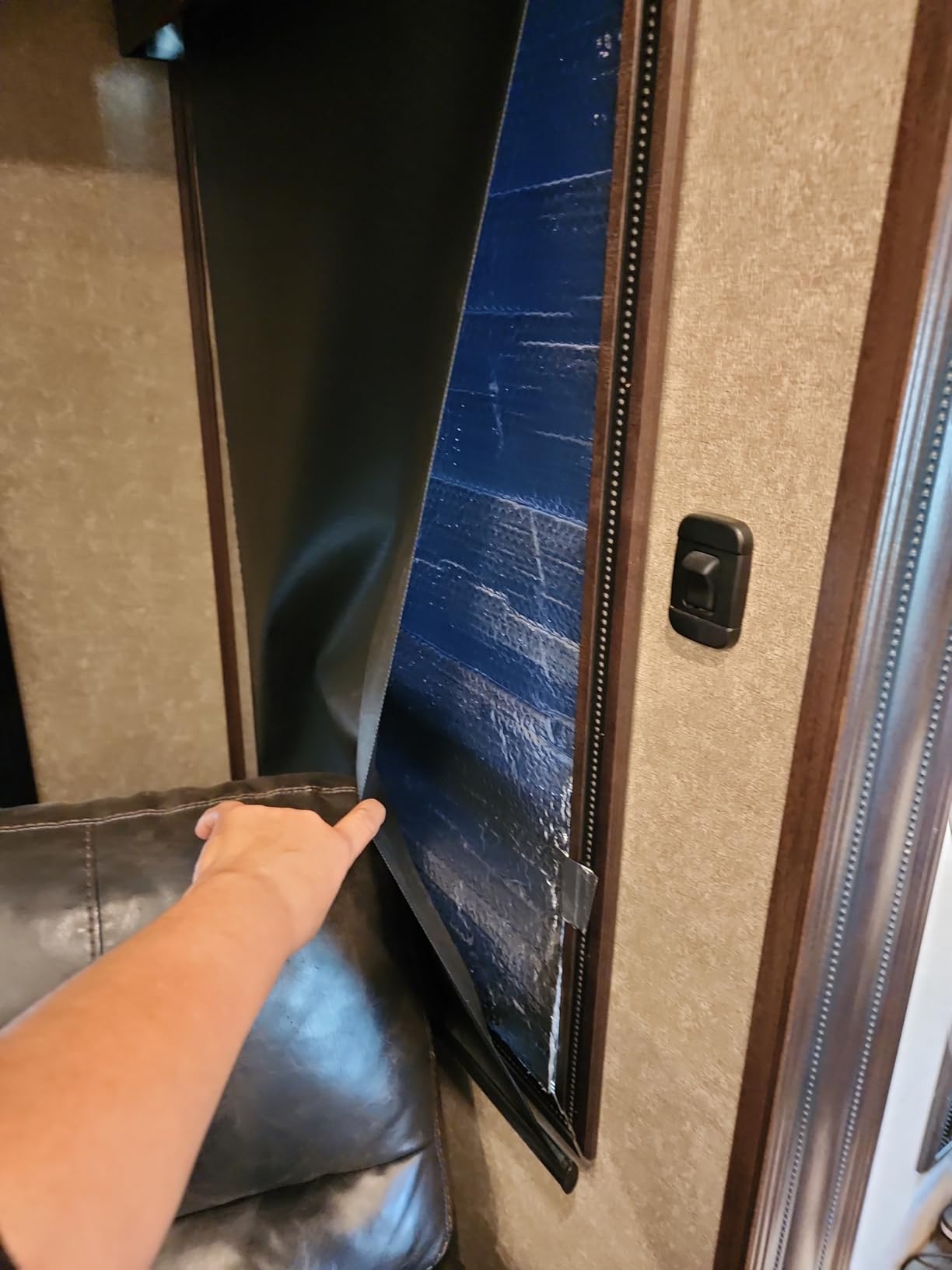 DGSL Double Reflective Bubble Foil Insulation Foam, 47IN X 10FT Window Insulation for Summer Heat Reflective Window Film for Window, Garage Door, RV, Roof customer photo 1