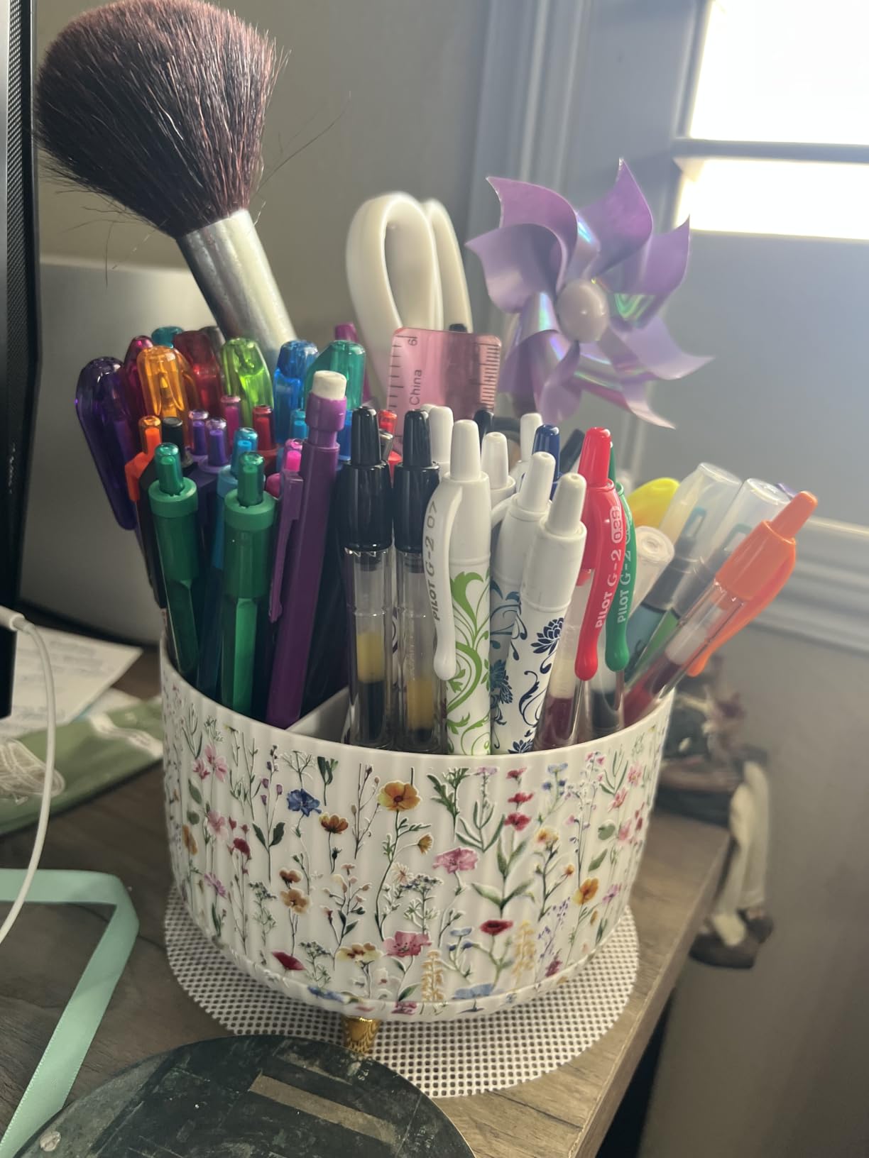 SKYDUE 360 Degree Rotating Desk Organizer, Dual-Purpose Pencil Pen Holder for Desk, Rotating Desk Pen Organizer with 5 Slots, Art Supplies, Pencil Cup for Office, School, Home customer photo 2