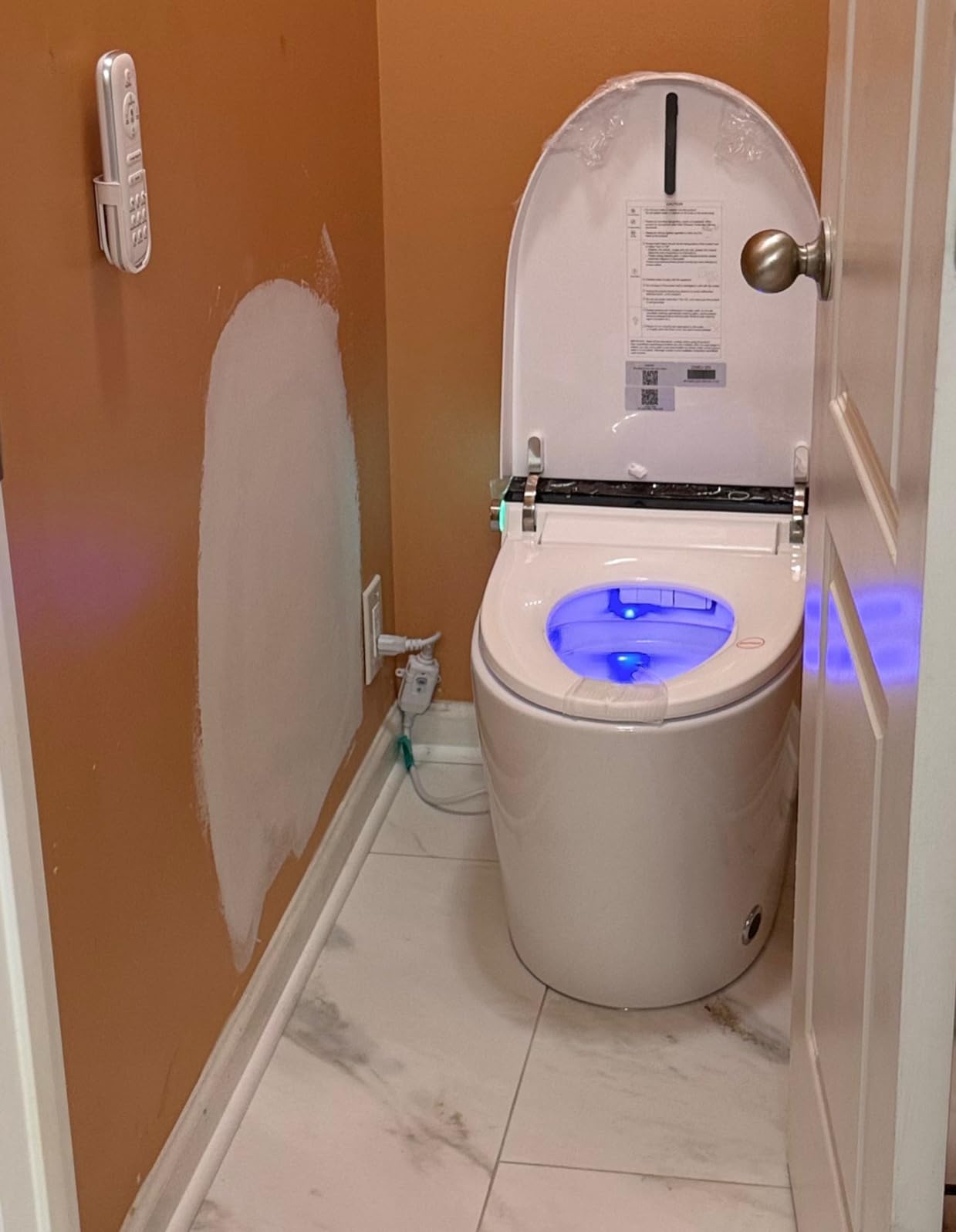 LOUPUSUO Smart Toilet with Bidet Built In with Warm Water Sprayer and Dryer customer photo 1