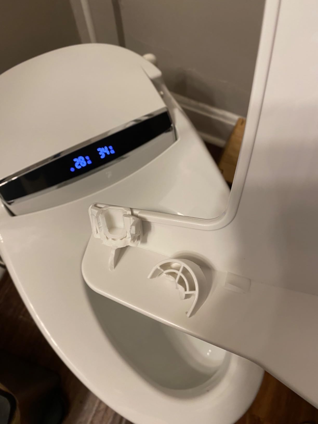 LOUPUSUO Smart Toilet with Bidet Built In with Warm Water Sprayer and Dryer customer photo 2