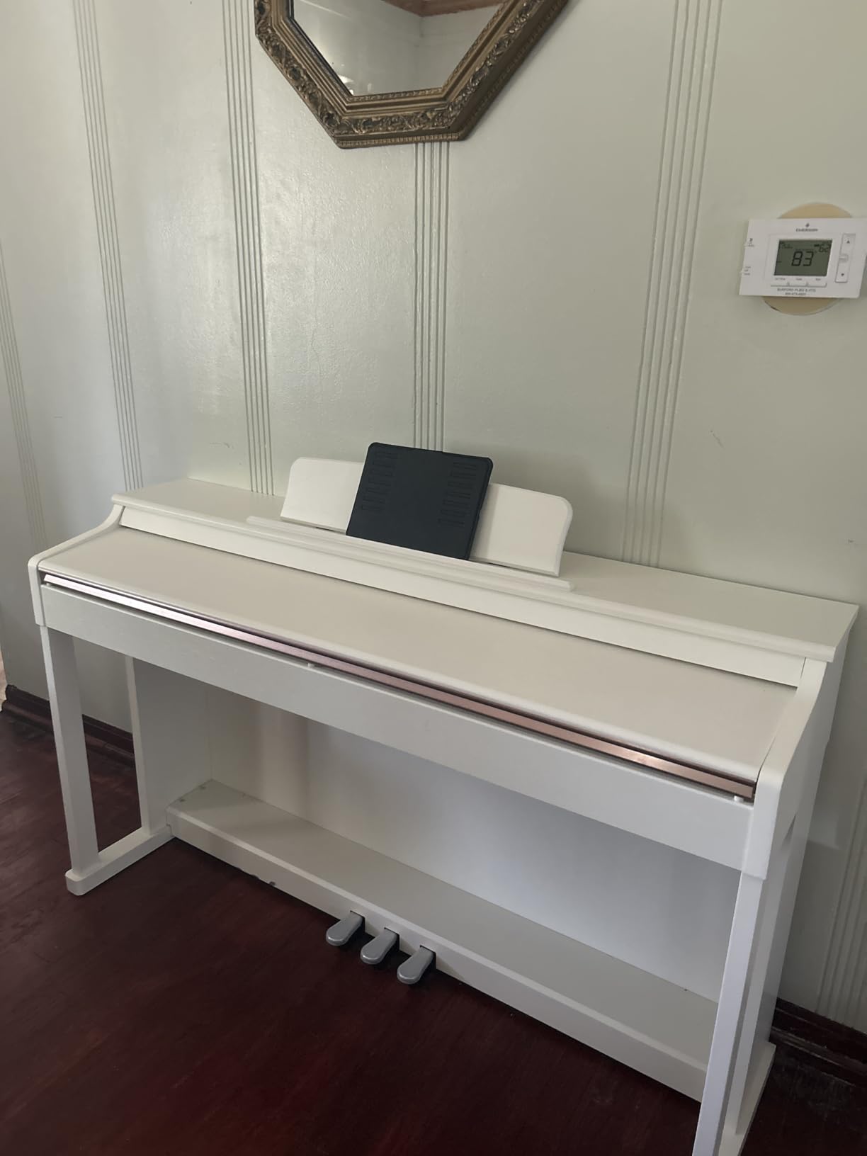 Donner Digital Piano with 88 Key Dynamic Graded Hammer Action Weighted Keyboard Piano, DDP-200 Upright Digital Piano for Professional with LCD Screen/5 Reverb/BT MIDI/Three Pedal customer photo 2