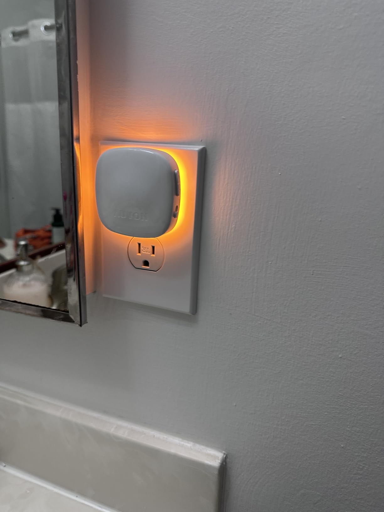 AUVON Plug-in LED Backlit Night Light 4 Packs, Motion & Dusk to Dawn Sensor | 2200K Soft Warm White Nightlight with 1-50lm Dimmable Brightness for Bedroom, Bathroom, Hallway, Kitchen, Garage, Nursery customer photo 2