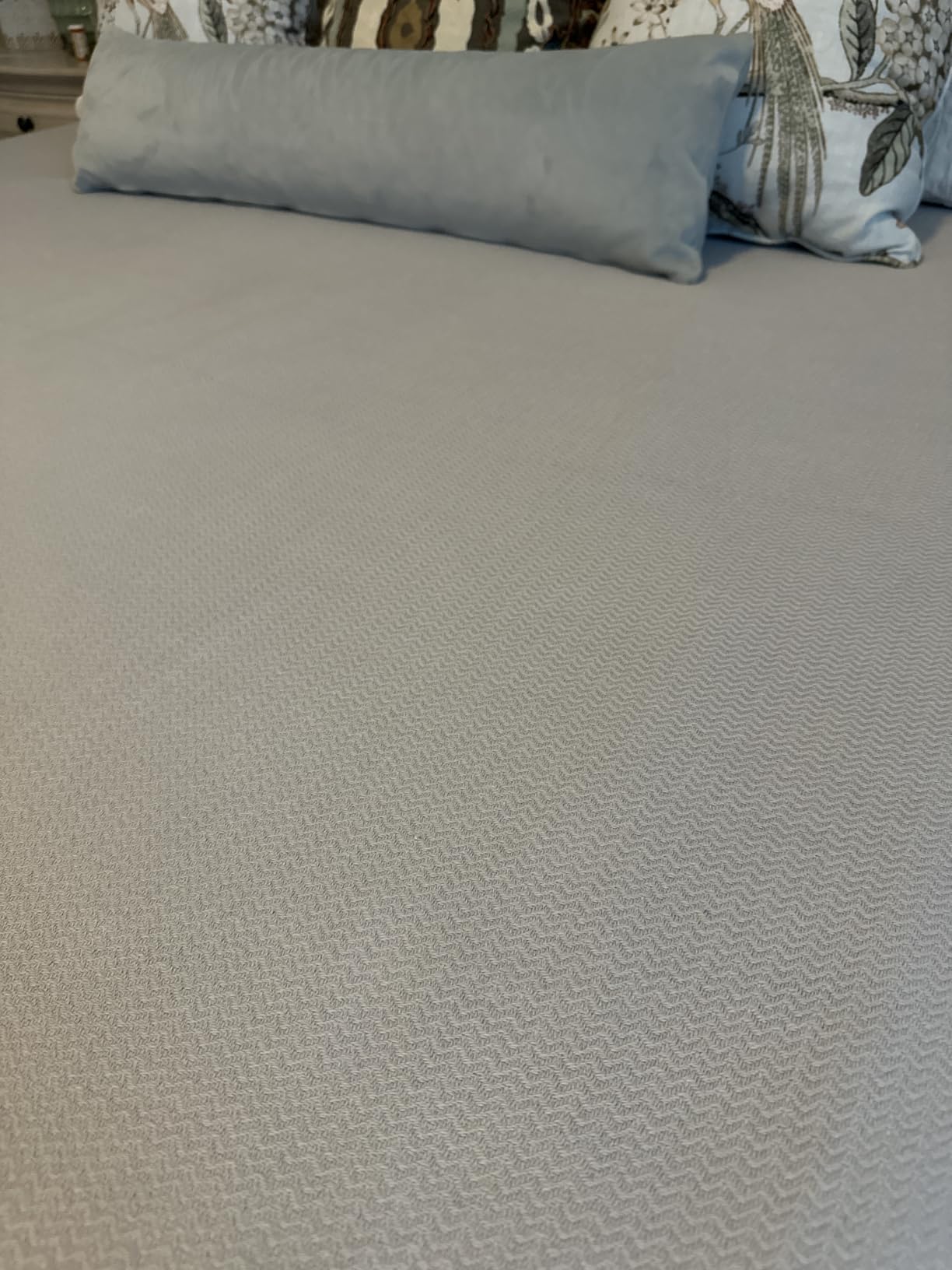 Bedsure GentleSoft 100% Cotton Blanket Queen Size for Bed - Cooling Breathable and Lightweight, Soft Cozy Textured Herringbone Woven Summer Blanket for Home Decor, Linen Beige, 90x90 inches customer photo 2
