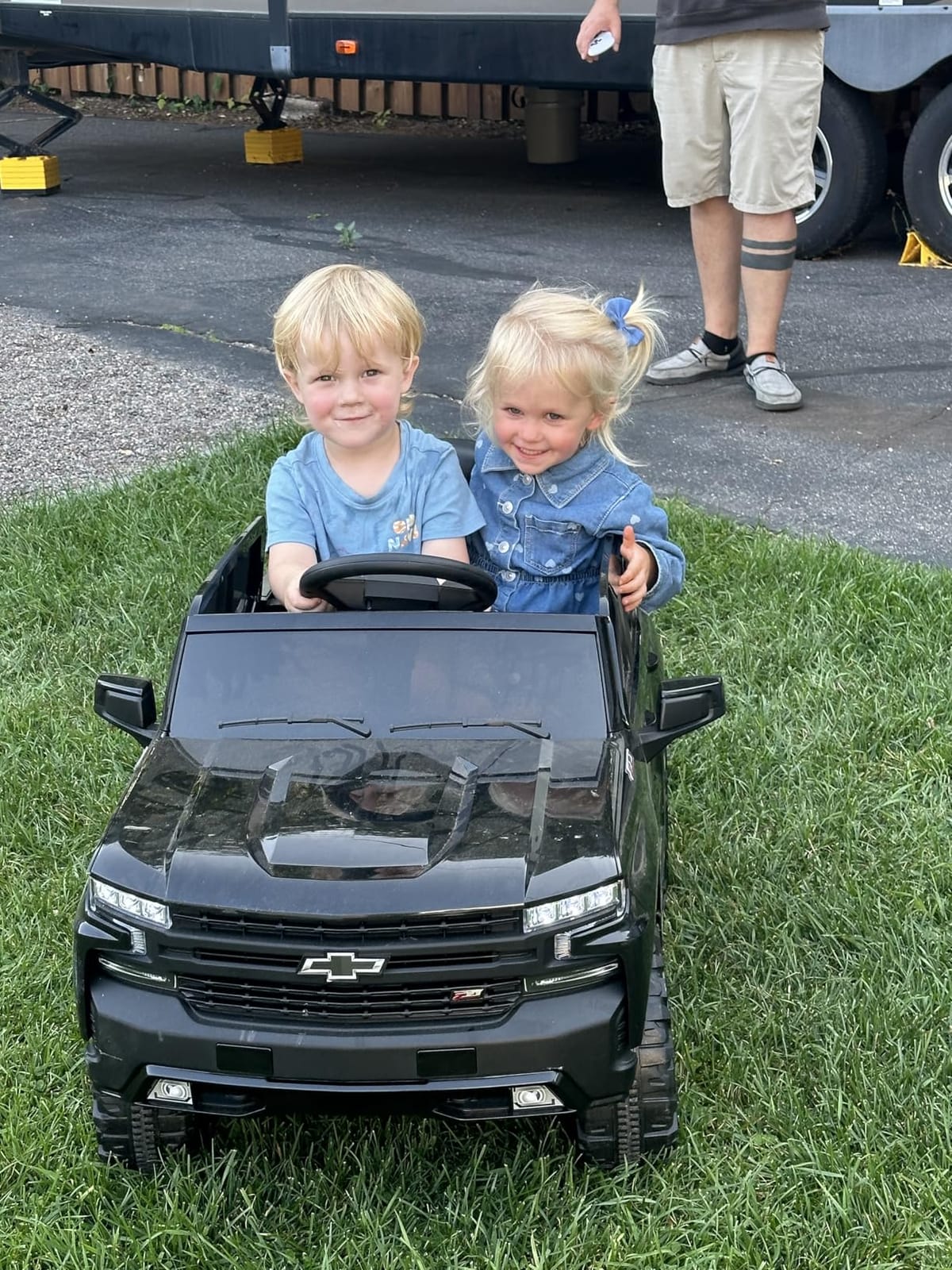 Best Choice Products 12V Licensed Chevrolet Silverado Ride On Truck, Electric Car Toy w/Parent Remote Control, Truck Bed Storage, Bluetooth Speaker, LED Lights, 2.5 MPH Max Speed - Black customer photo 1