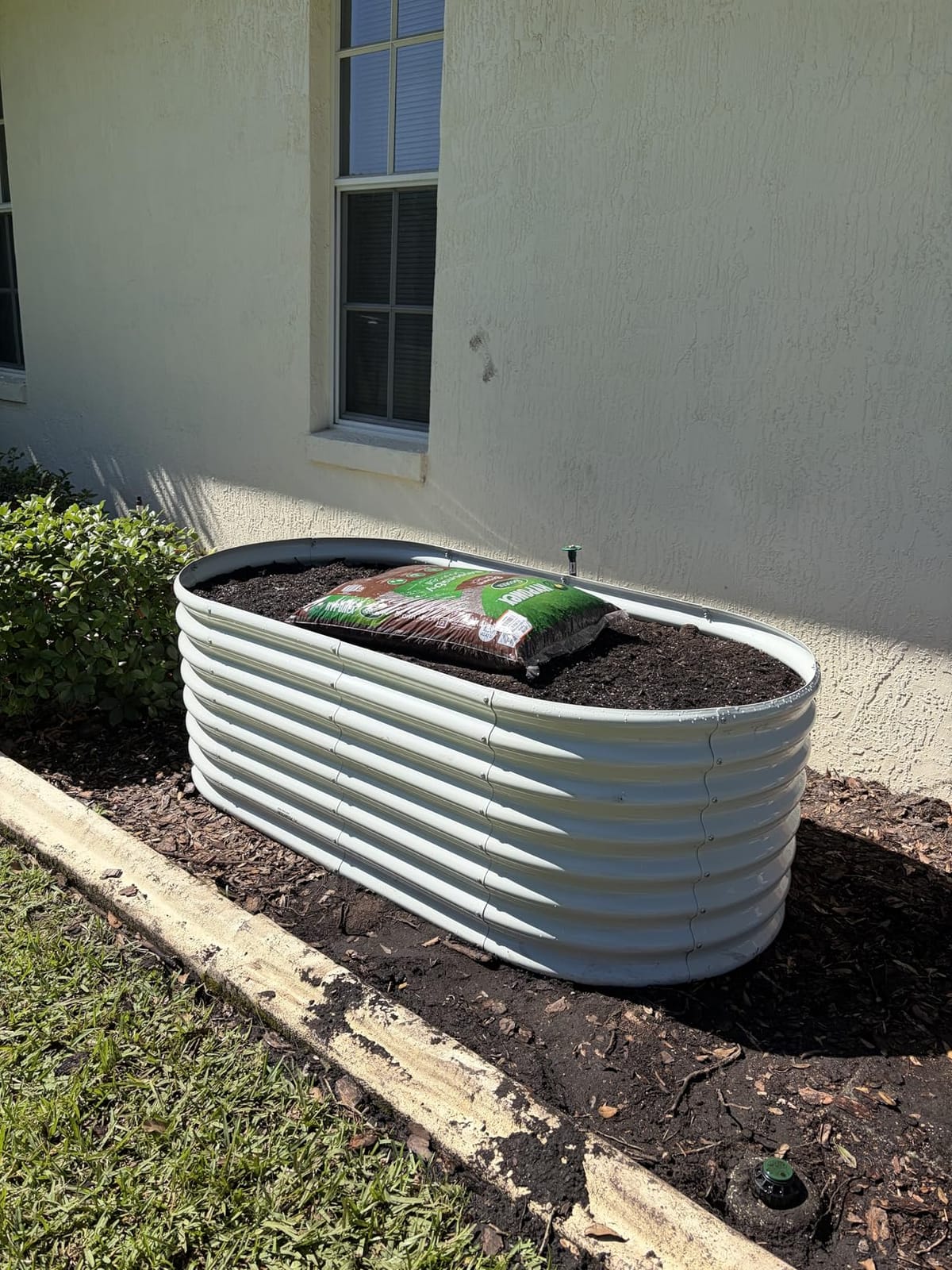 A ANLEOLIFE 8x4x2ft Galvanized Raised Garden Bed Kit, Oval Metal Deep Root Planters for Outdoor Plants Vegetables Flowers Herb, Large Bottomless, 478 Gallon Capacity- Quartz Grey customer photo 1