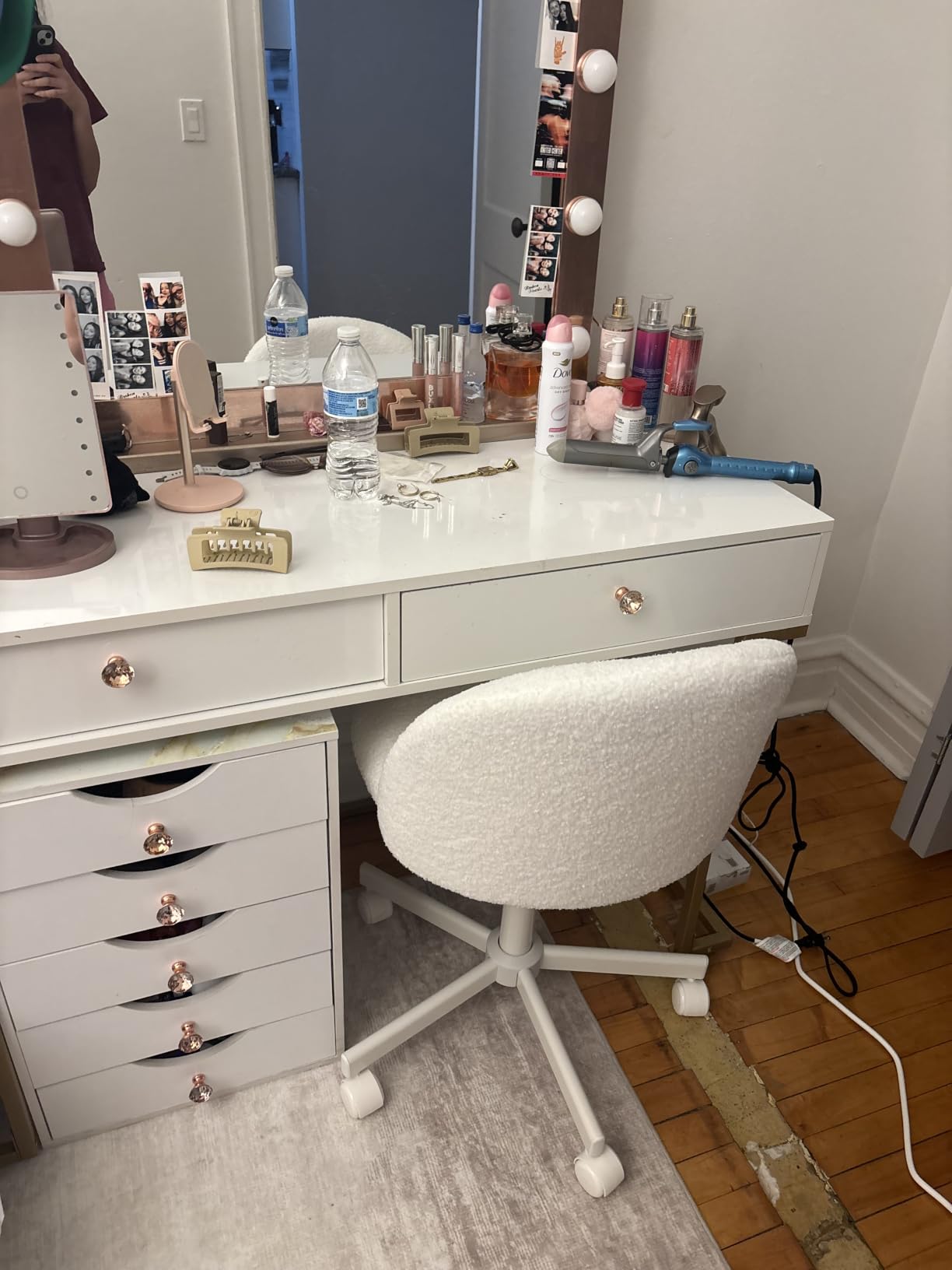 VINGLI Modern Vanity Chair with Back, Velvet Desk Chair for Girls, Small Office Chair with Silent Wheels, Stylish and Comfortable, White customer photo 2