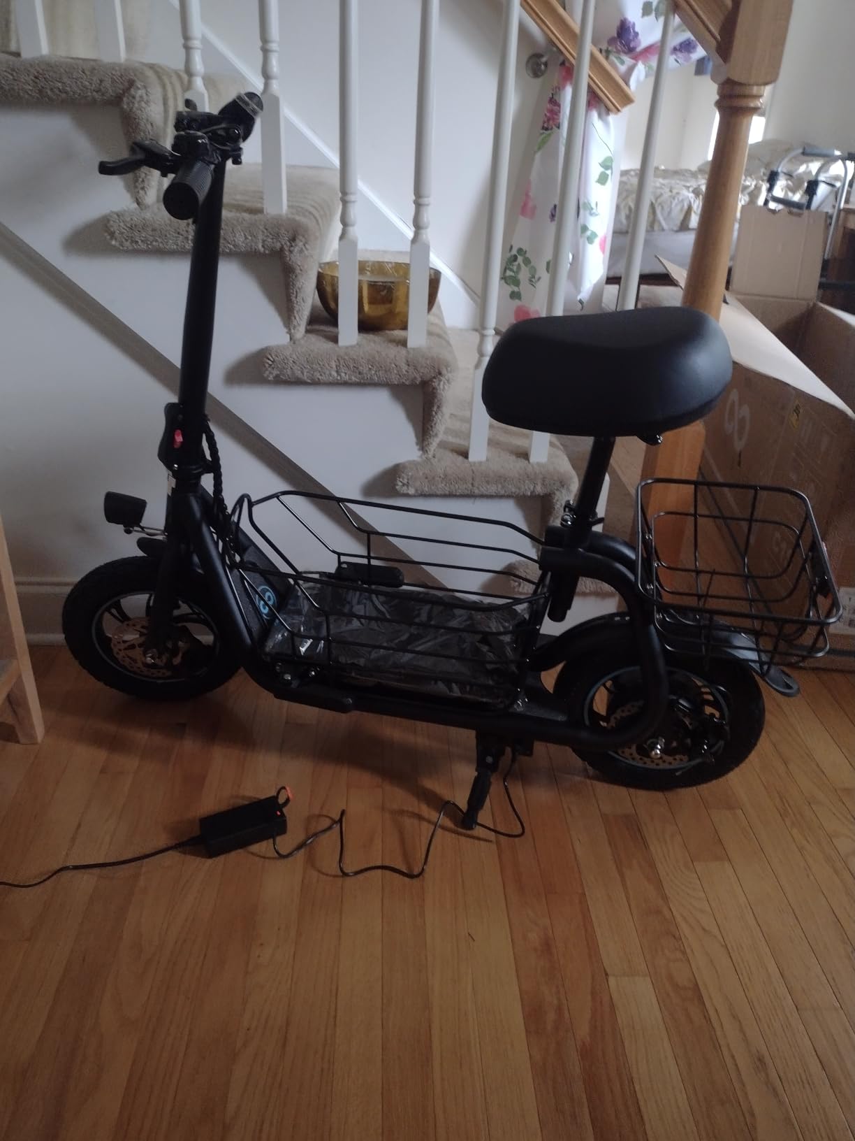 Gyroor Electric Scooter with Seat for Adults 20 Miles Range customer photo 1