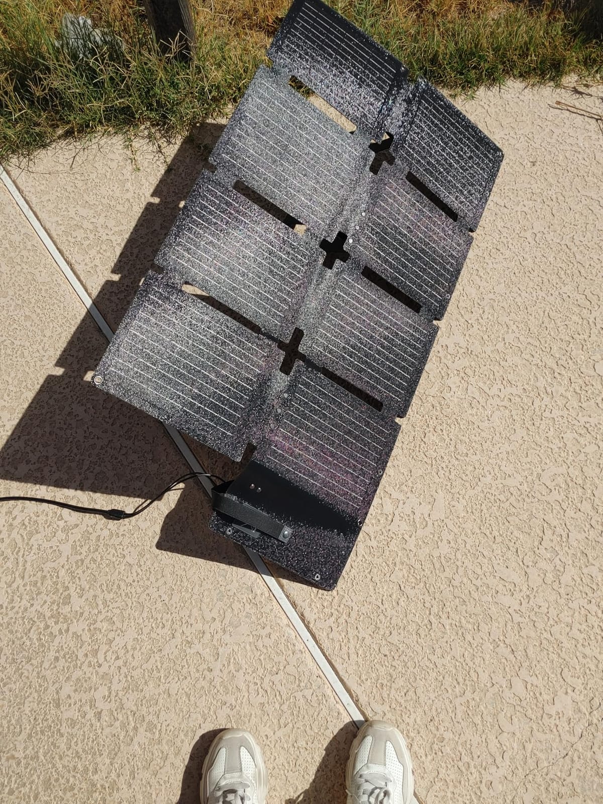 Anker SOLIX C300 Portable Power Station with 60W Solar Panel, 288Wh, 300W | 288Wh LiFePO4 Battery, 300W (Peak 600W), 140W Two-Way Fast Charging, Solar Panel-Ready, for Outdoor and Emergency Use customer photo 2
