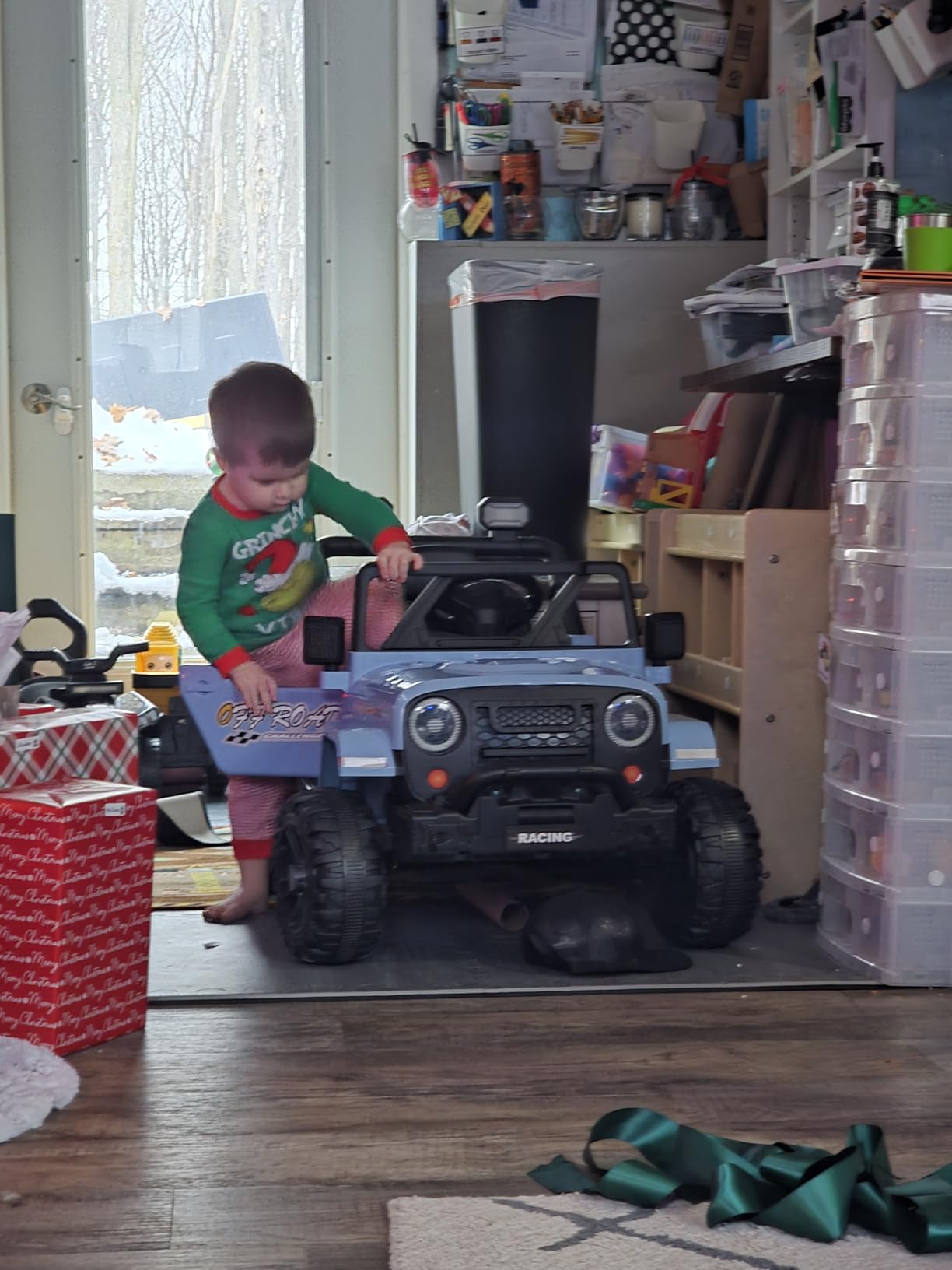 ARBELI 12V Electric Ride On Car, Toddler First Car, Blue customer photo 1