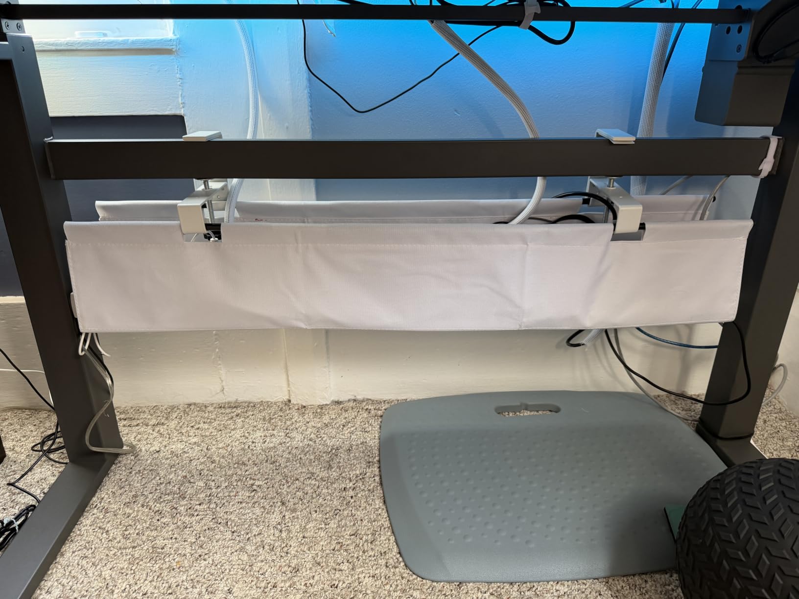 Univivi No Drill Under Desk Cable Management Tray, 36 inch Cable Management customer photo 1
