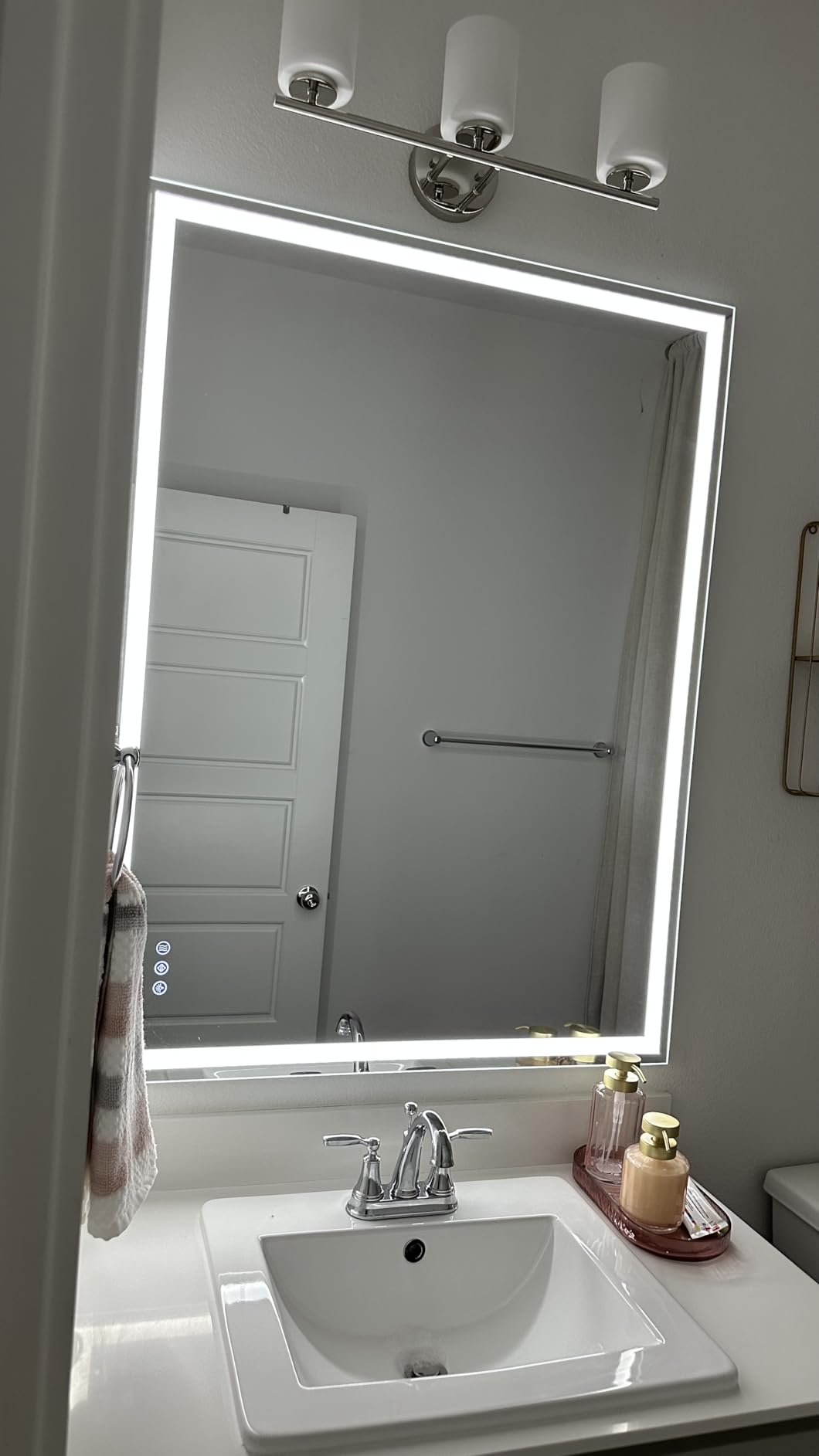 Koonmi 28x20 LED Bathroom Mirror with Light, Anti-Fog, 3 Colors | Backlit + Front Lit, Dimmable Brightness, Shatterproof HD Distortion-Free Tempered Glass, Hardware Included customer photo 1