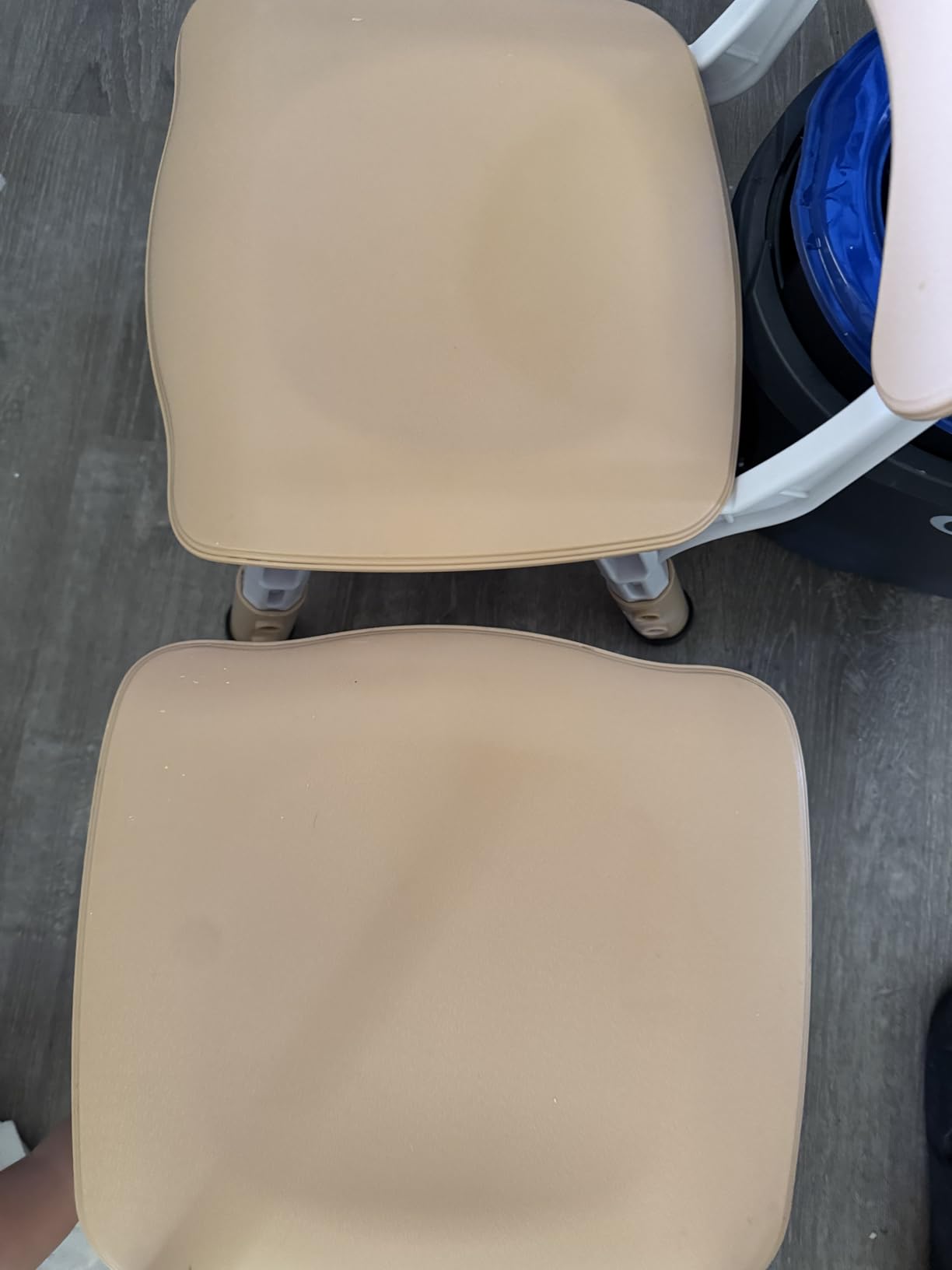 Brelley Height Adjustable Toddler Table and 2 Chairs Set, Beige | Table Supports 280 lbs, Drawing Activity Desk, Classroom/Daycare/Home, Children Multi-Activity Table for Ages 3-8 customer photo 2