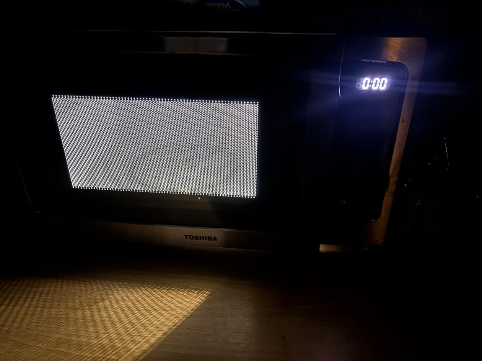 TOSHIBA Microwave Oven, 0.9 Cu.Ft, 900W, Stainless Steel | 6 Auto Menus, 11 Power Levels, Mute Function, Child Lock, LED Lighting, for Apartments & Dorms customer photo 2