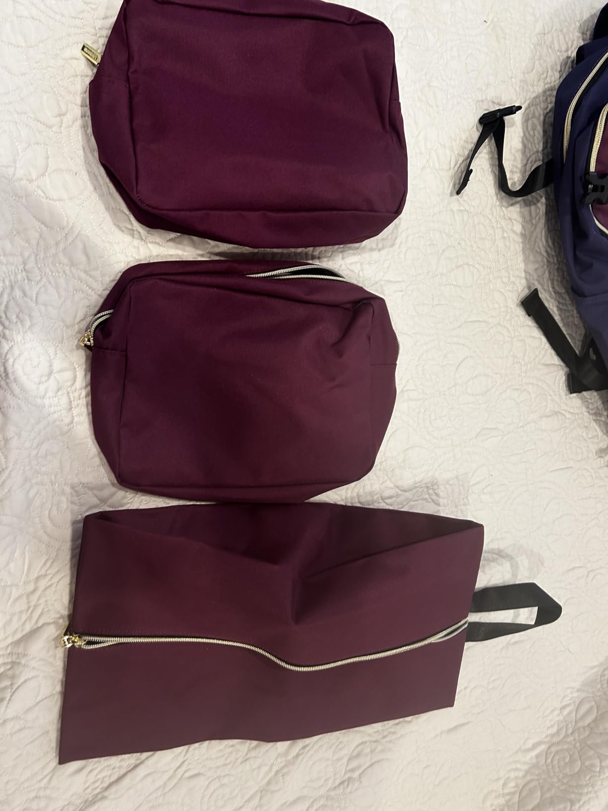 LOVEVOOK 40L Travel Backpack for Women & Men - 17.3 Inch Carry On Backpack & Personal Item Backpack for Airlines, Spacious and Durable Design, with 3 Packing Cubes customer photo 1