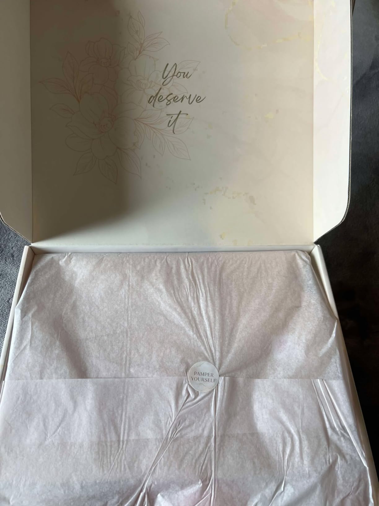 17-Piece Spa Gift Box for Women with Robe, Eye Mask, Candle, Bath Bombs, Lotion, Body Wash customer photo 1